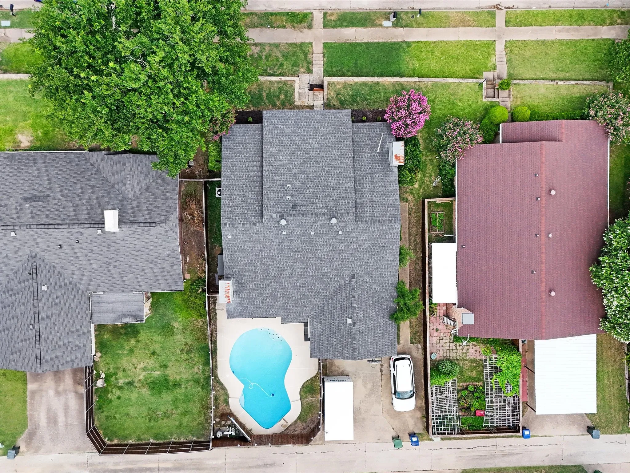 Single Family Residence For Sale in Dallas County , 2922 Spring Brook Drive, Garland, Texas 75044, 4 Bedroom, 2 Bathroom, 2 Garage spaces, 2,146 Sqft, built in 1980, mls#21343909, Real Estate Agent in Garland, Homes For Sale in Dallas county, Homes For Sale in Garland, Realtor in Garland Texas, Real Estate Brokerage Independent Realty Texas, Luminita Cordes Realtor