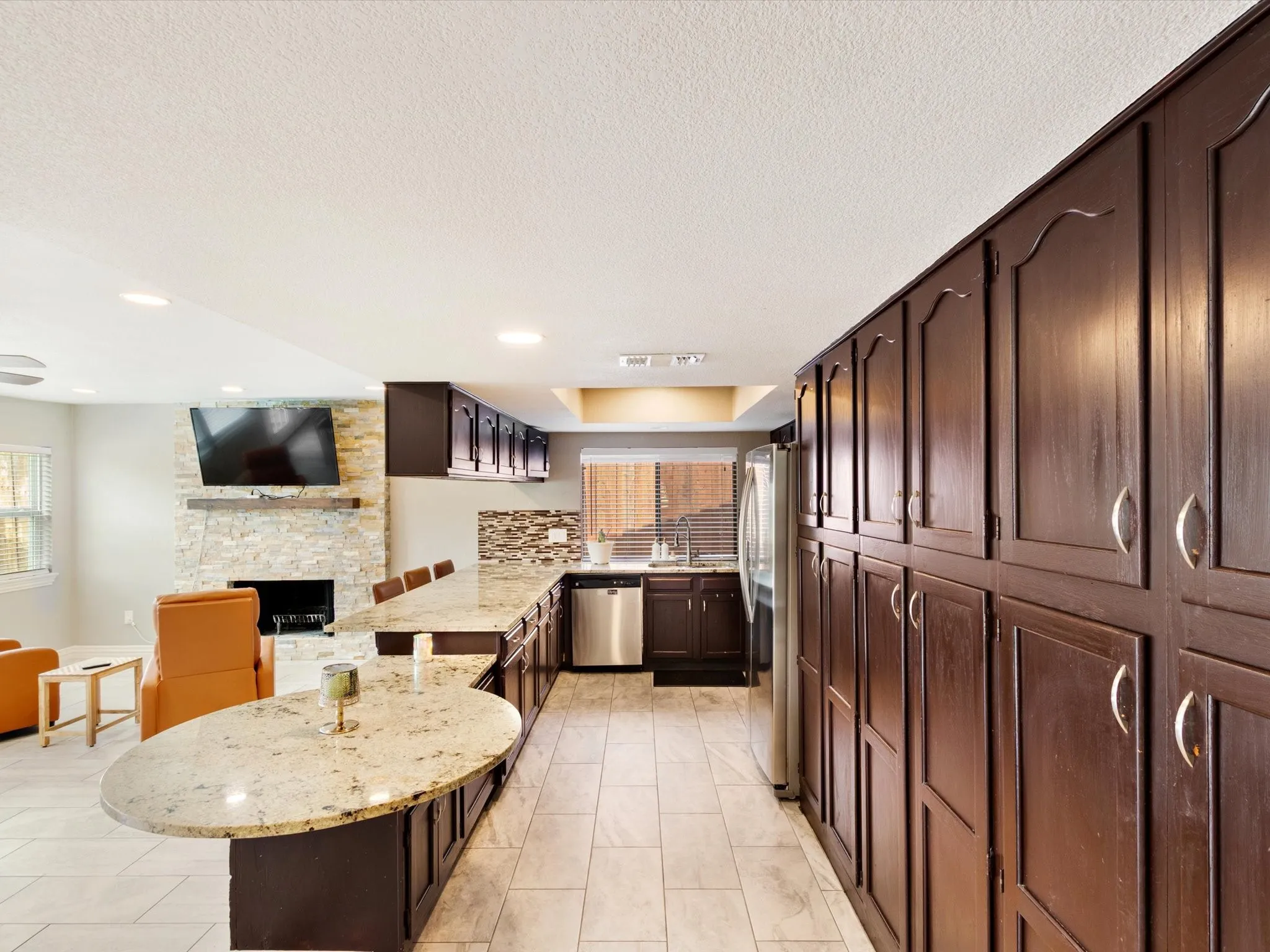 Single Family Residence For Sale in Dallas County , 2922 Spring Brook Drive, Garland, Texas 75044, 4 Bedroom, 2 Bathroom, 2 Garage spaces, 2,146 Sqft, built in 1980, mls#21343909, Real Estate Agent in Garland, Homes For Sale in Dallas county, Homes For Sale in Garland, Realtor in Garland Texas, Real Estate Brokerage Independent Realty Texas, Luminita Cordes Realtor