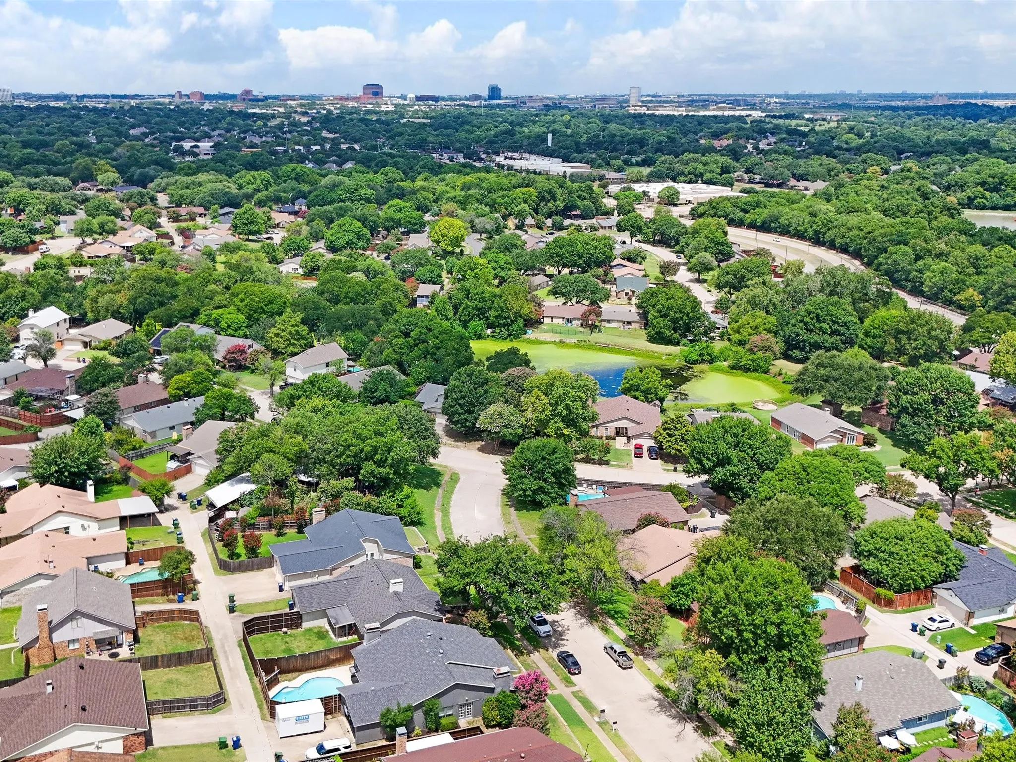 Single Family Residence For Sale in Dallas County , 2922 Spring Brook Drive, Garland, Texas 75044, 4 Bedroom, 2 Bathroom, 2 Garage spaces, 2,146 Sqft, built in 1980, mls#21343909, Real Estate Agent in Garland, Homes For Sale in Dallas county, Homes For Sale in Garland, Realtor in Garland Texas, Real Estate Brokerage Independent Realty Texas, Luminita Cordes Realtor