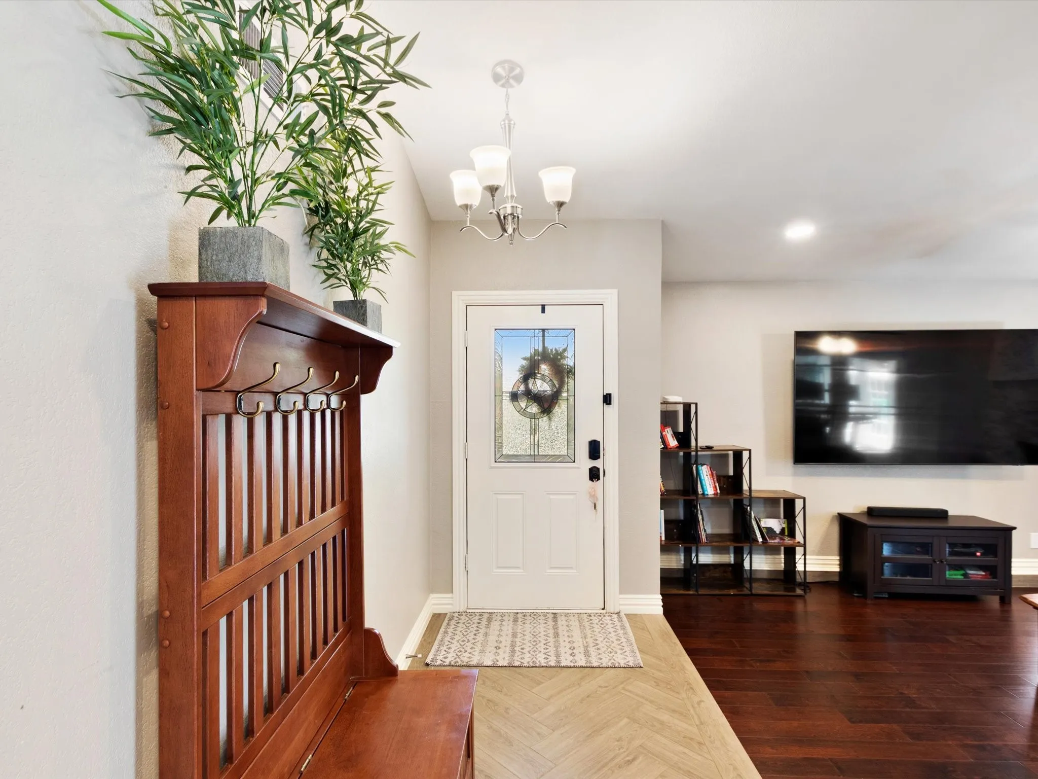 Single Family Residence For Sale in Dallas County , 2922 Spring Brook Drive, Garland, Texas 75044, 4 Bedroom, 2 Bathroom, 2 Garage spaces, 2,146 Sqft, built in 1980, mls#21343909, Real Estate Agent in Garland, Homes For Sale in Dallas county, Homes For Sale in Garland, Realtor in Garland Texas, Real Estate Brokerage Independent Realty Texas, Luminita Cordes Realtor