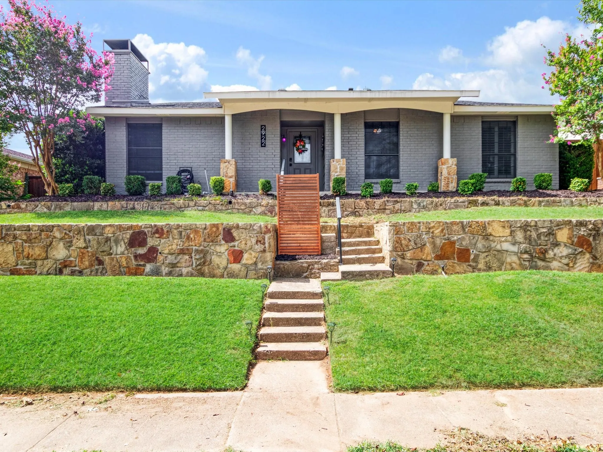 Single Family Residence For Sale in Dallas County , 2922 Spring Brook Drive, Garland, Texas 75044, 4 Bedroom, 2 Bathroom, 2 Garage spaces, 2,146 Sqft, built in 1980, mls#21343909, Real Estate Agent in Garland, Homes For Sale in Dallas county, Homes For Sale in Garland, Realtor in Garland Texas, Real Estate Brokerage Independent Realty Texas, Luminita Cordes Realtor