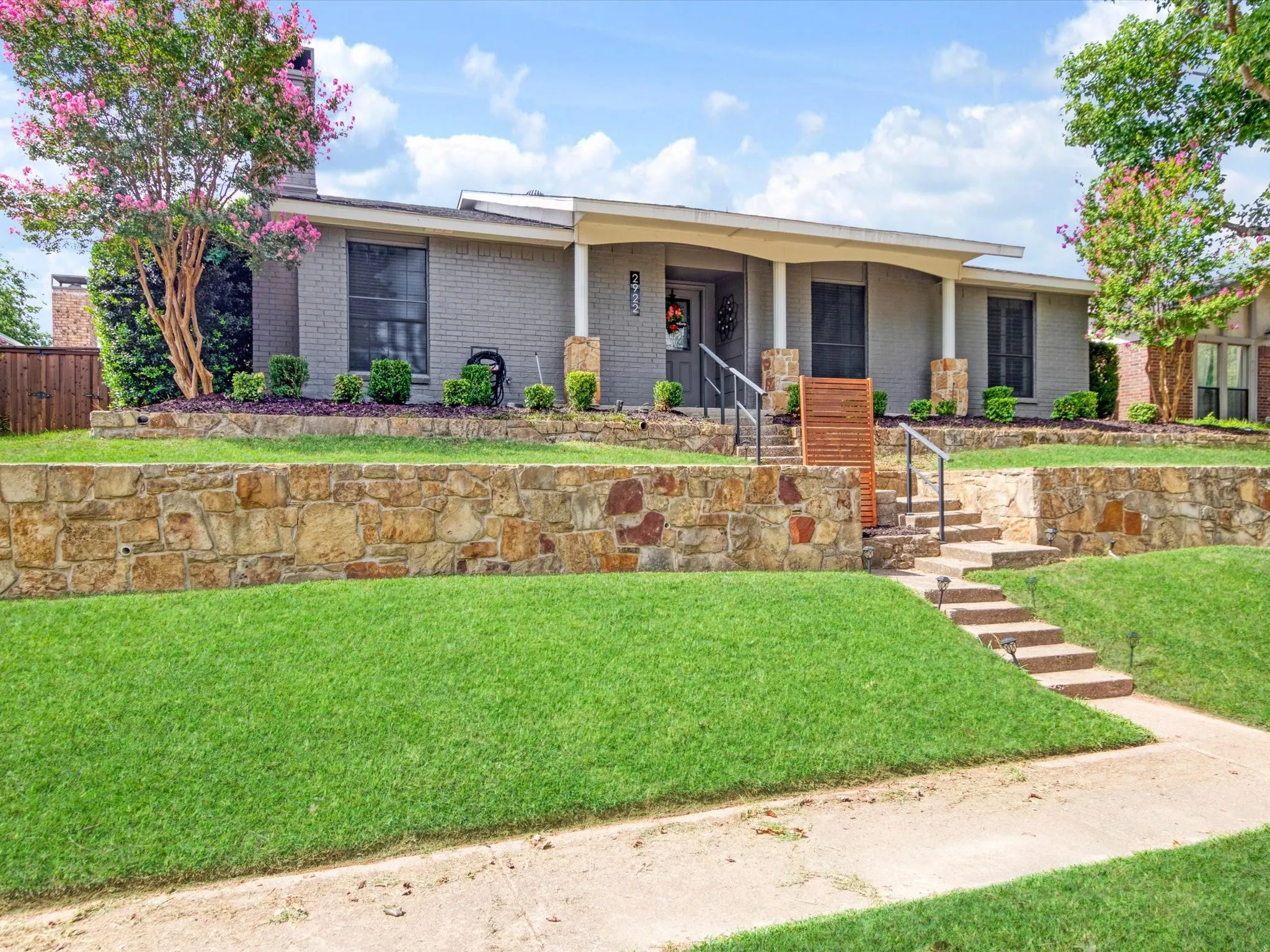 Single Family Residence For Sale in Dallas County , 2922 Spring Brook Drive, Garland, Texas 75044, 4 Bedroom, 2 Bathroom, 2 Garage spaces, 2,146 Sqft, built in 1980, mls#21343909, Real Estate Agent in Garland, Homes For Sale in Dallas county, Homes For Sale in Garland, Realtor in Garland Texas, Real Estate Brokerage Independent Realty Texas, Luminita Cordes Realtor