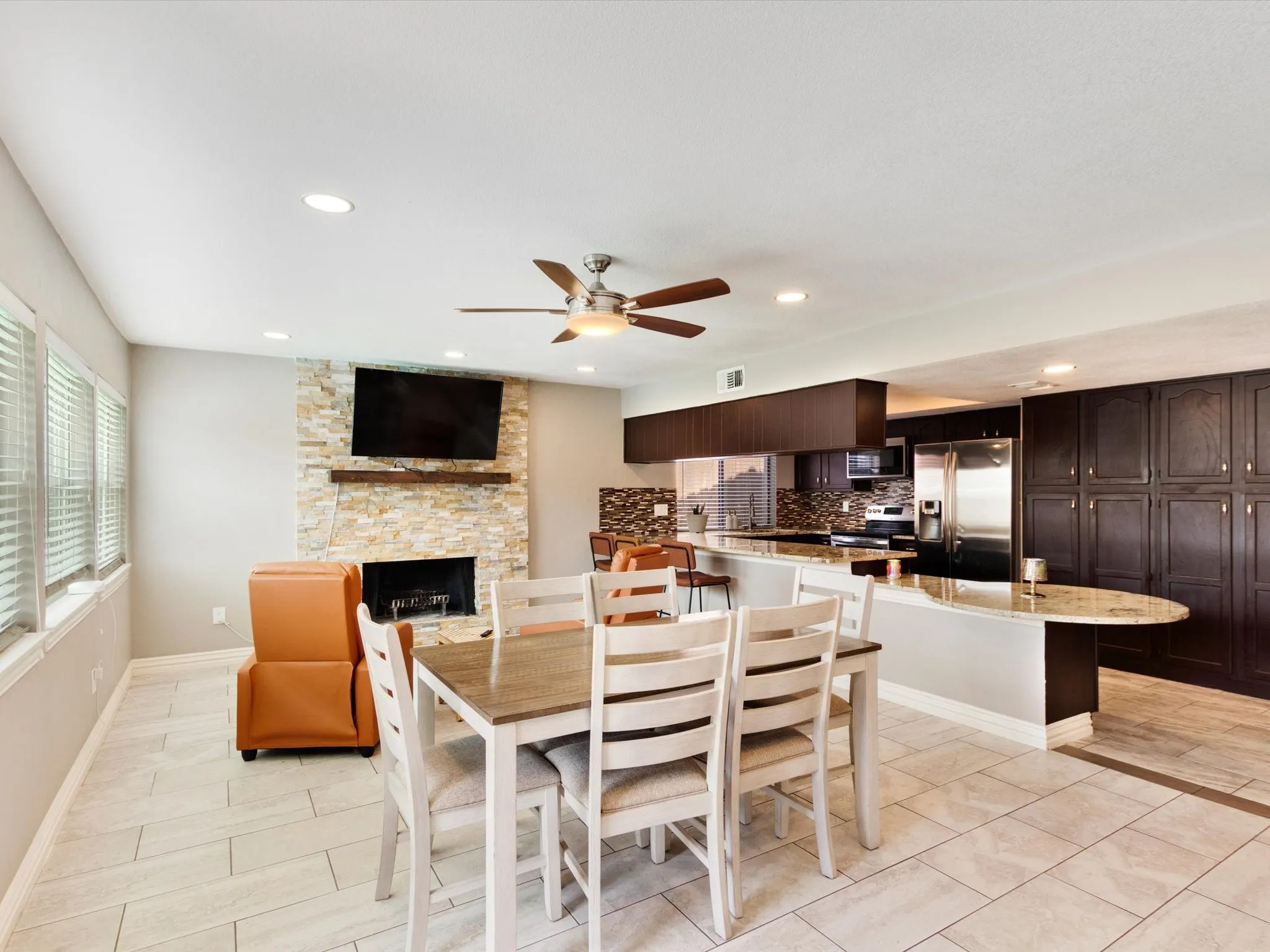 Single Family Residence For Sale in Dallas County , 2922 Spring Brook Drive, Garland, Texas 75044, 4 Bedroom, 2 Bathroom, 2 Garage spaces, 2,146 Sqft, built in 1980, mls#21343909, Real Estate Agent in Garland, Homes For Sale in Dallas county, Homes For Sale in Garland, Realtor in Garland Texas, Real Estate Brokerage Independent Realty Texas, Luminita Cordes Realtor