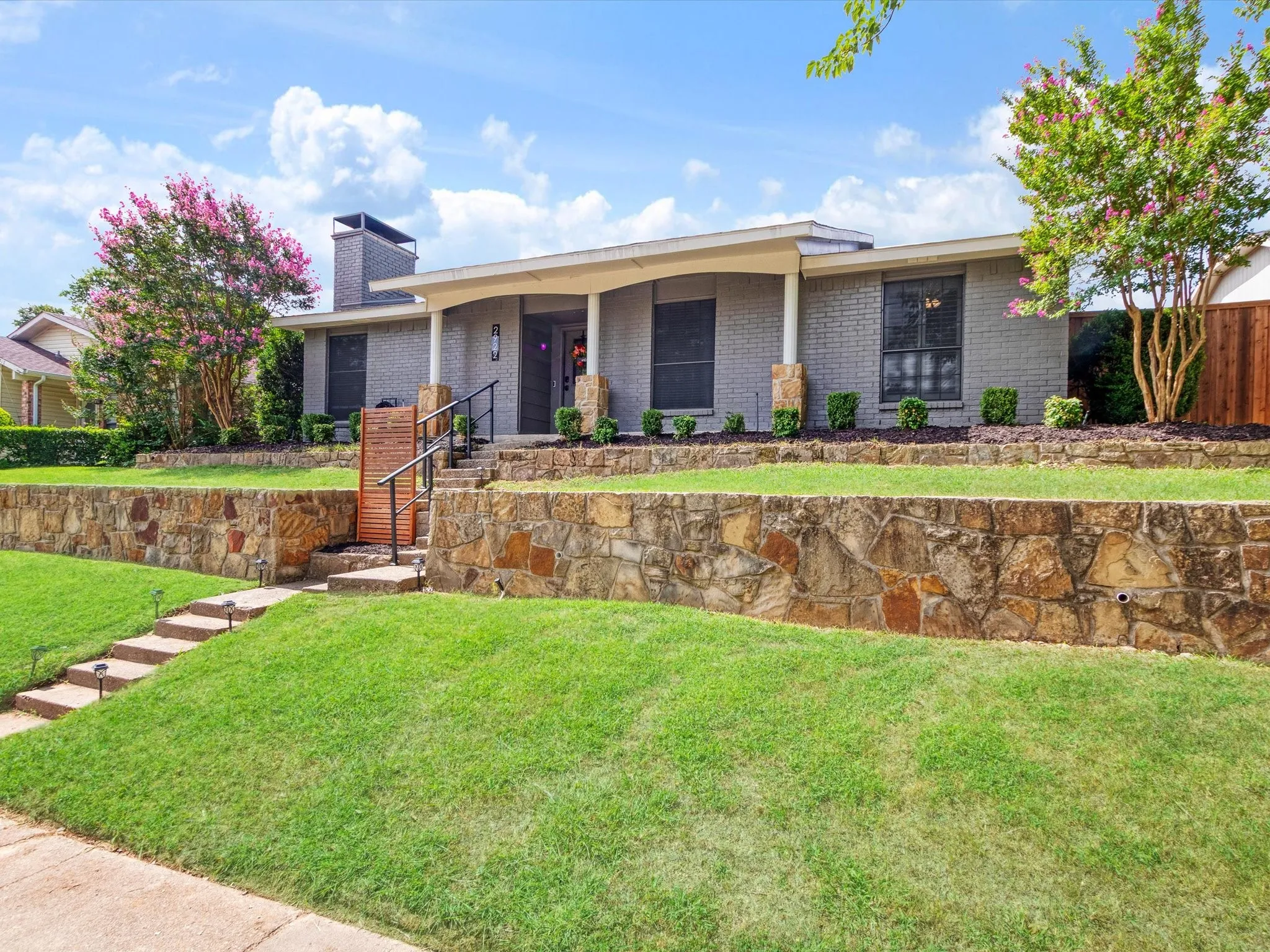 Single Family Residence For Sale in Dallas County , 2922 Spring Brook Drive, Garland, Texas 75044, 4 Bedroom, 2 Bathroom, 2 Garage spaces, 2,146 Sqft, built in 1980, mls#21343909, Real Estate Agent in Garland, Homes For Sale in Dallas county, Homes For Sale in Garland, Realtor in Garland Texas, Real Estate Brokerage Independent Realty Texas, Luminita Cordes Realtor