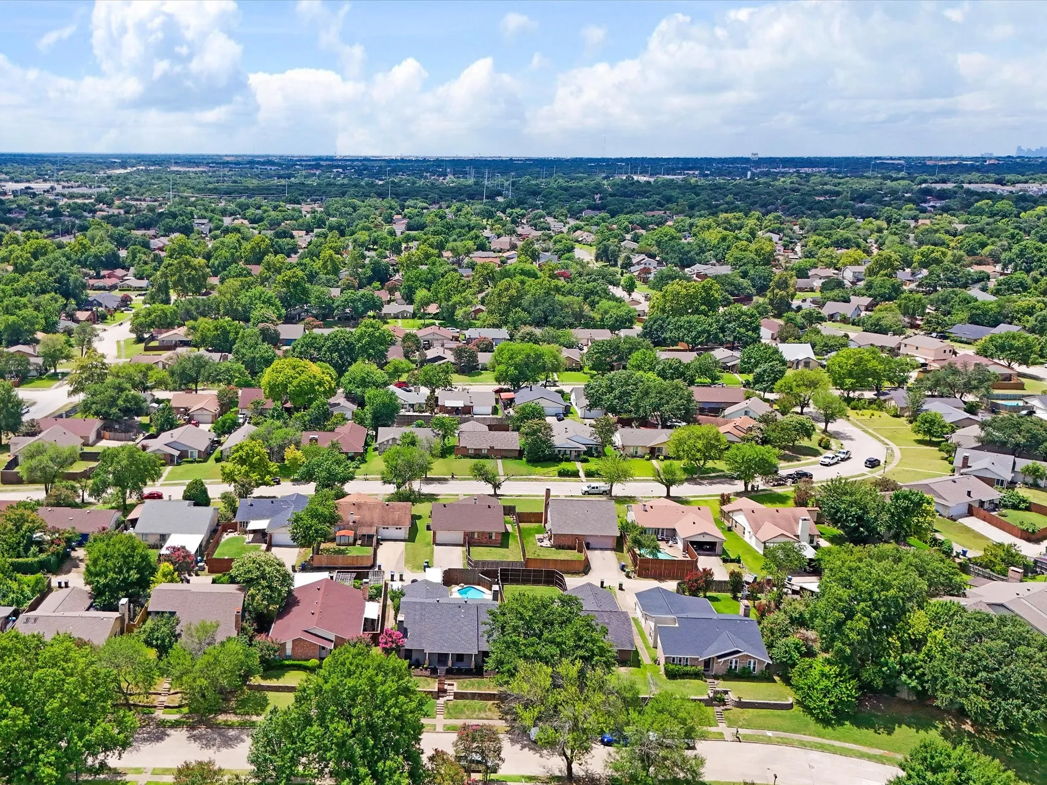 Single Family Residence For Sale in Dallas County , 2922 Spring Brook Drive, Garland, Texas 75044, 4 Bedroom, 2 Bathroom, 2 Garage spaces, 2,146 Sqft, built in 1980, mls#21343909, Real Estate Agent in Garland, Homes For Sale in Dallas county, Homes For Sale in Garland, Realtor in Garland Texas, Real Estate Brokerage Independent Realty Texas, Luminita Cordes Realtor