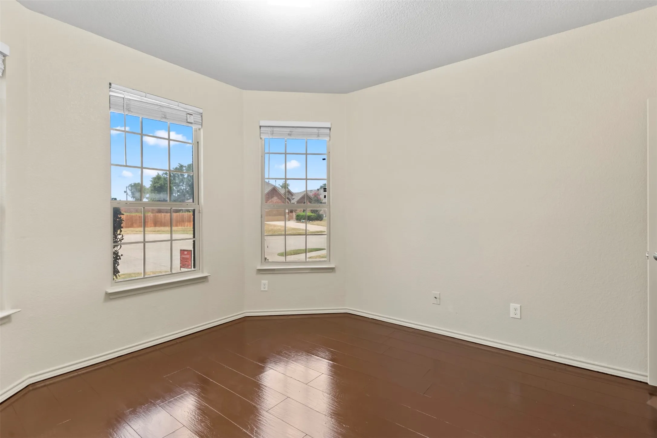 Single Family Residence For Sale in Denton County , 4809 Gunnison Drive, Denton, Texas 76208, 4 Bedroom, 2 Bathroom, 2 Garage spaces, 1,773 Sqft, built in 2014, mls#21343921, Real Estate Agent in Denton, Homes For Sale in Denton county, Homes For Sale in Denton, Realtor in Denton Texas, Real Estate Brokerage Independent Realty Texas, Luminita Cordes Realtor