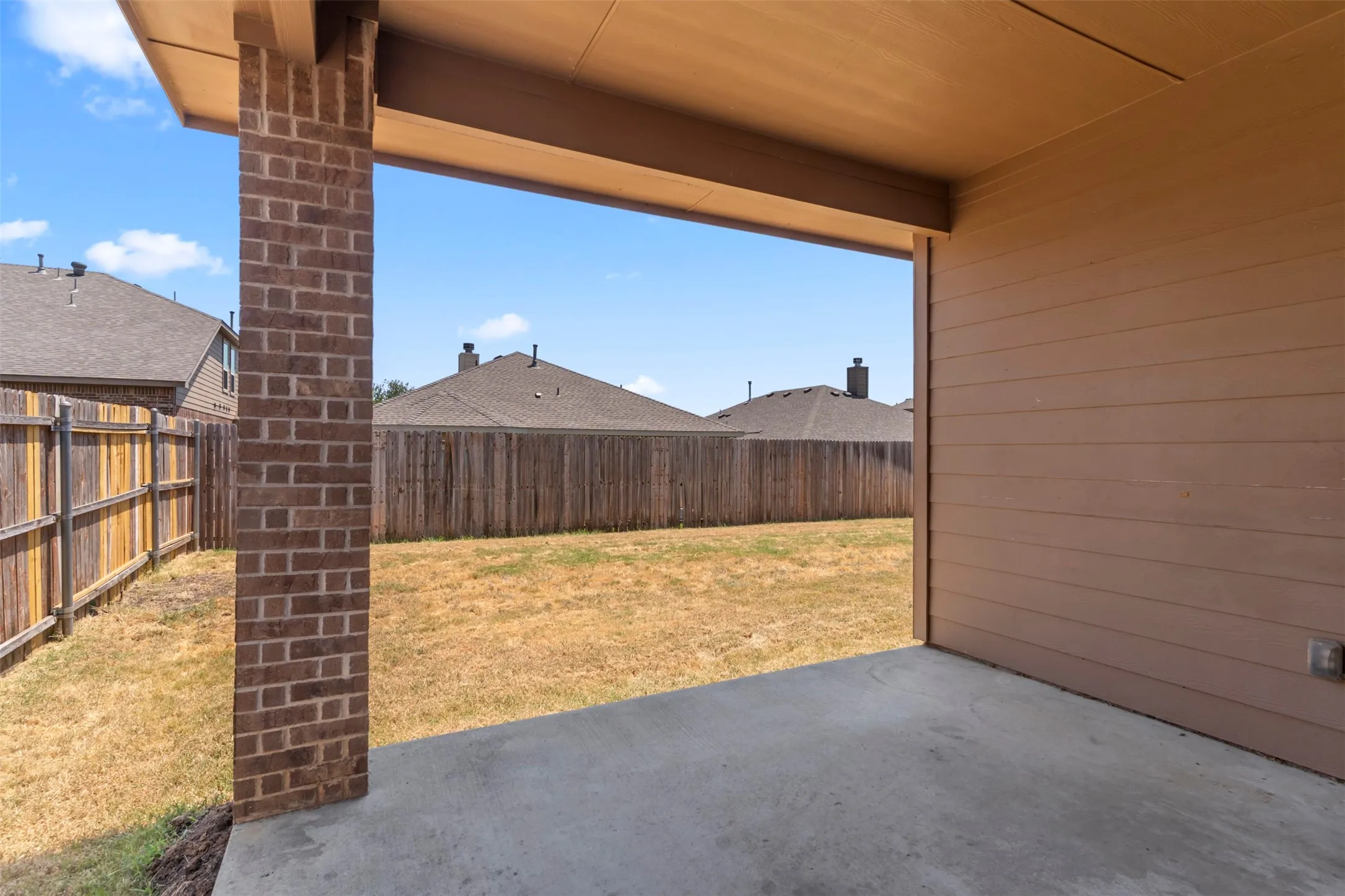 Single Family Residence For Sale in Denton County , 4809 Gunnison Drive, Denton, Texas 76208, 4 Bedroom, 2 Bathroom, 2 Garage spaces, 1,773 Sqft, built in 2014, mls#21343921, Real Estate Agent in Denton, Homes For Sale in Denton county, Homes For Sale in Denton, Realtor in Denton Texas, Real Estate Brokerage Independent Realty Texas, Luminita Cordes Realtor