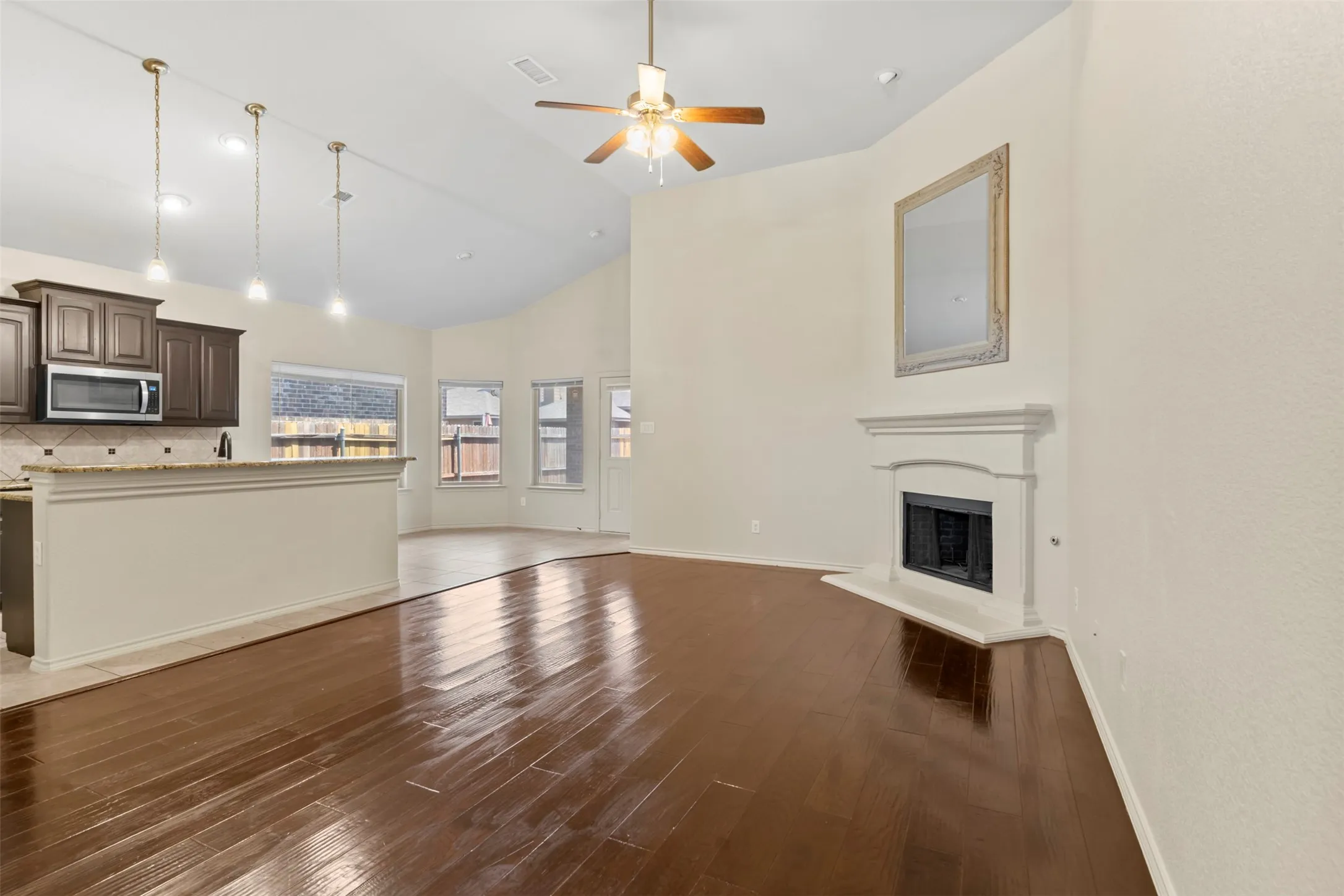 Single Family Residence For Sale in Denton County , 4809 Gunnison Drive, Denton, Texas 76208, 4 Bedroom, 2 Bathroom, 2 Garage spaces, 1,773 Sqft, built in 2014, mls#21343921, Real Estate Agent in Denton, Homes For Sale in Denton county, Homes For Sale in Denton, Realtor in Denton Texas, Real Estate Brokerage Independent Realty Texas, Luminita Cordes Realtor