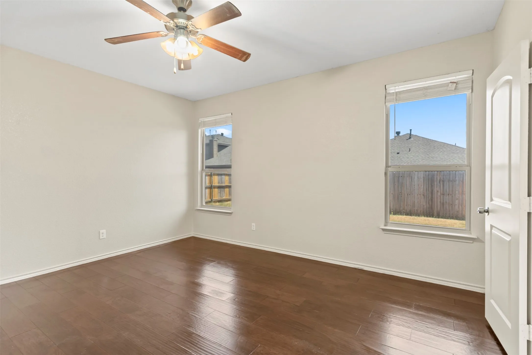 Single Family Residence For Sale in Denton County , 4809 Gunnison Drive, Denton, Texas 76208, 4 Bedroom, 2 Bathroom, 2 Garage spaces, 1,773 Sqft, built in 2014, mls#21343921, Real Estate Agent in Denton, Homes For Sale in Denton county, Homes For Sale in Denton, Realtor in Denton Texas, Real Estate Brokerage Independent Realty Texas, Luminita Cordes Realtor