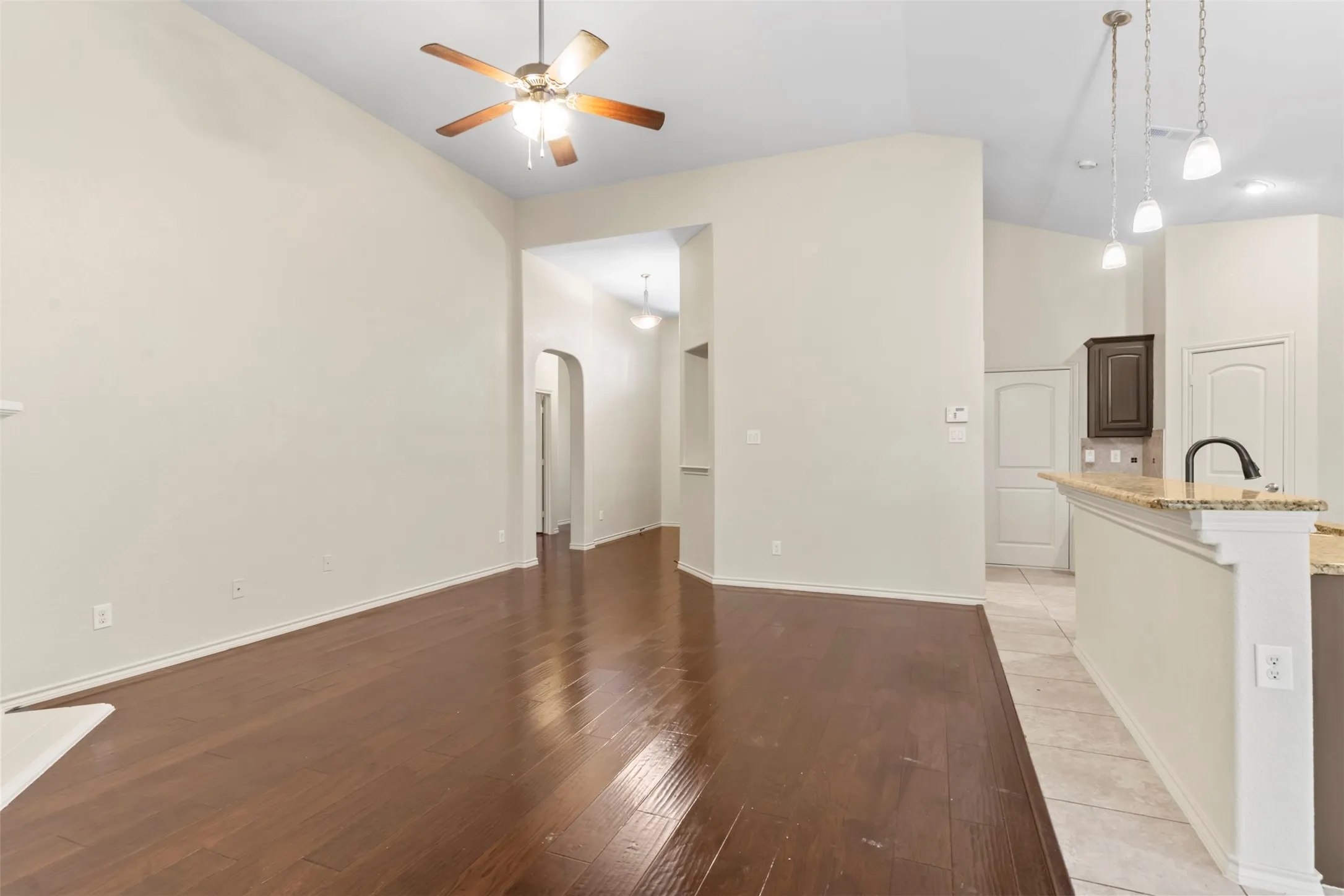 Single Family Residence For Sale in Denton County , 4809 Gunnison Drive, Denton, Texas 76208, 4 Bedroom, 2 Bathroom, 2 Garage spaces, 1,773 Sqft, built in 2014, mls#21343921, Real Estate Agent in Denton, Homes For Sale in Denton county, Homes For Sale in Denton, Realtor in Denton Texas, Real Estate Brokerage Independent Realty Texas, Luminita Cordes Realtor