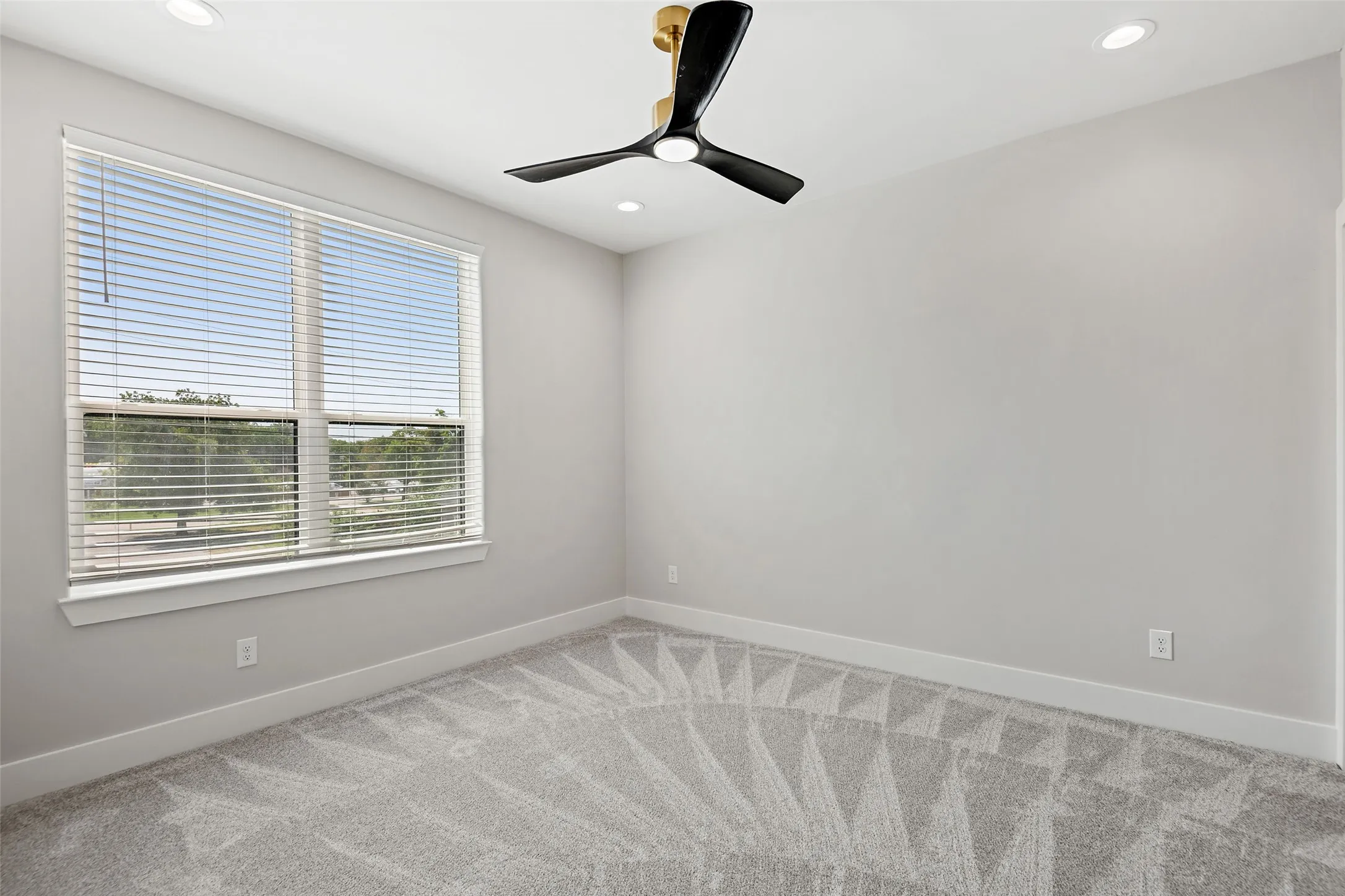 Single Family Residence For Sale in Ellis County , 409 N Rogers Street, Waxahachie, Texas 75165, 4 Bedroom, 5 Bathroom, 3 Garage spaces, 3,162 Sqft, built in 2026, mls#21343937, Real Estate Agent in Waxahachie, Homes For Sale in Ellis county, Homes For Sale in Waxahachie, Realtor in Waxahachie Texas, Real Estate Brokerage Independent Realty Texas, Luminita Cordes Realtor