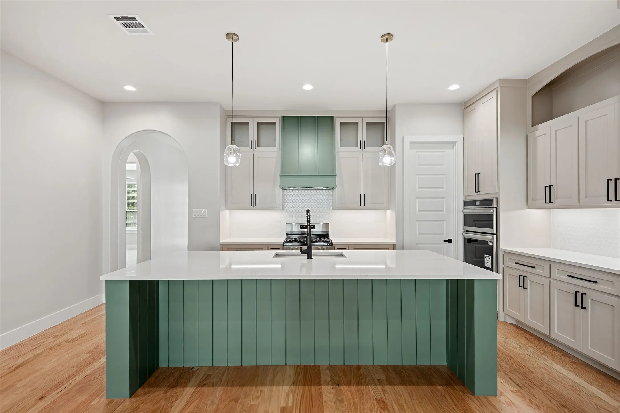 Single Family Residence For Sale in Ellis County , 409 N Rogers Street, Waxahachie, Texas 75165, 4 Bedroom, 5 Bathroom, 3 Garage spaces, 3,162 Sqft, built in 2026, mls#21343937, Real Estate Agent in Waxahachie, Homes For Sale in Ellis county, Homes For Sale in Waxahachie, Realtor in Waxahachie Texas, Real Estate Brokerage Independent Realty Texas, Luminita Cordes Realtor