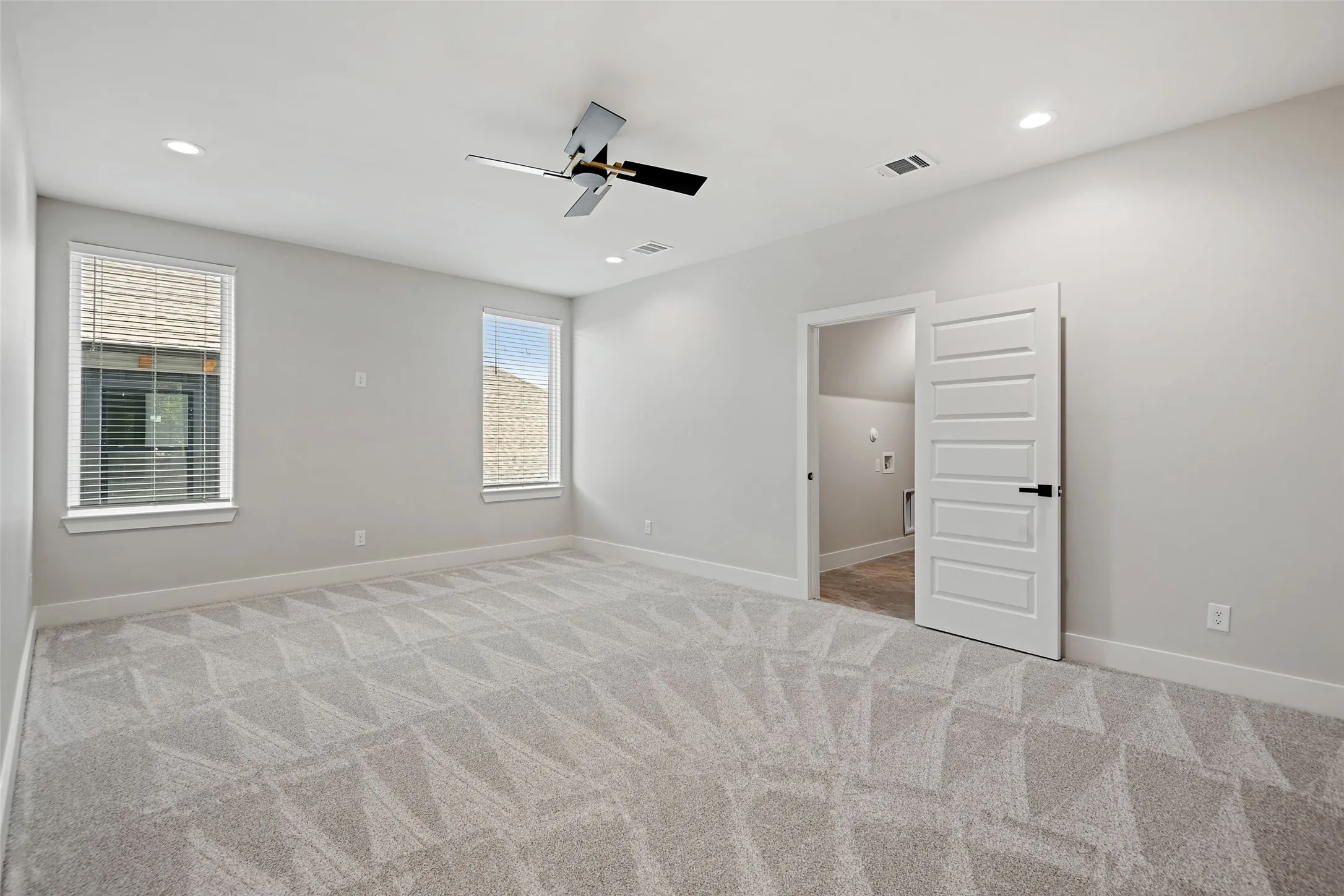 Single Family Residence For Sale in Ellis County , 409 N Rogers Street, Waxahachie, Texas 75165, 4 Bedroom, 5 Bathroom, 3 Garage spaces, 3,162 Sqft, built in 2026, mls#21343937, Real Estate Agent in Waxahachie, Homes For Sale in Ellis county, Homes For Sale in Waxahachie, Realtor in Waxahachie Texas, Real Estate Brokerage Independent Realty Texas, Luminita Cordes Realtor