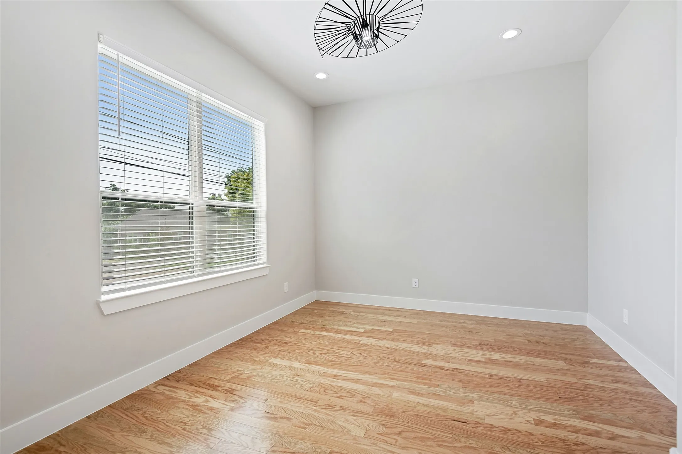 Single Family Residence For Sale in Ellis County , 409 N Rogers Street, Waxahachie, Texas 75165, 4 Bedroom, 5 Bathroom, 3 Garage spaces, 3,162 Sqft, built in 2026, mls#21343937, Real Estate Agent in Waxahachie, Homes For Sale in Ellis county, Homes For Sale in Waxahachie, Realtor in Waxahachie Texas, Real Estate Brokerage Independent Realty Texas, Luminita Cordes Realtor