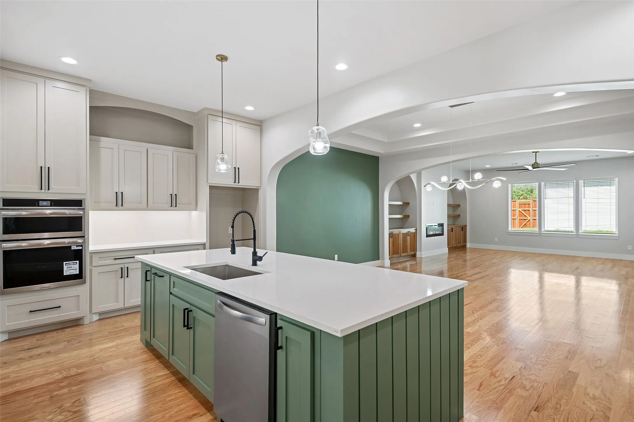 Single Family Residence For Sale in Ellis County , 409 N Rogers Street, Waxahachie, Texas 75165, 4 Bedroom, 5 Bathroom, 3 Garage spaces, 3,162 Sqft, built in 2026, mls#21343937, Real Estate Agent in Waxahachie, Homes For Sale in Ellis county, Homes For Sale in Waxahachie, Realtor in Waxahachie Texas, Real Estate Brokerage Independent Realty Texas, Luminita Cordes Realtor
