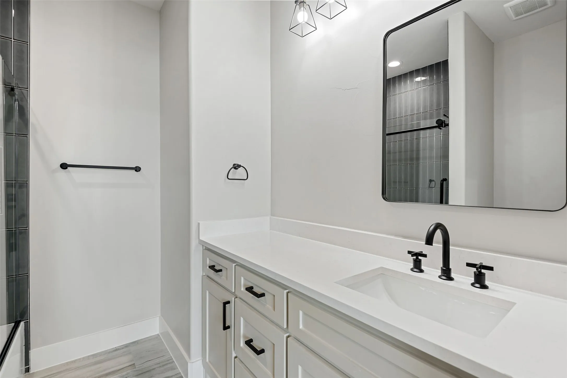 Single Family Residence For Sale in Ellis County , 409 N Rogers Street, Waxahachie, Texas 75165, 4 Bedroom, 5 Bathroom, 3 Garage spaces, 3,162 Sqft, built in 2026, mls#21343937, Real Estate Agent in Waxahachie, Homes For Sale in Ellis county, Homes For Sale in Waxahachie, Realtor in Waxahachie Texas, Real Estate Brokerage Independent Realty Texas, Luminita Cordes Realtor