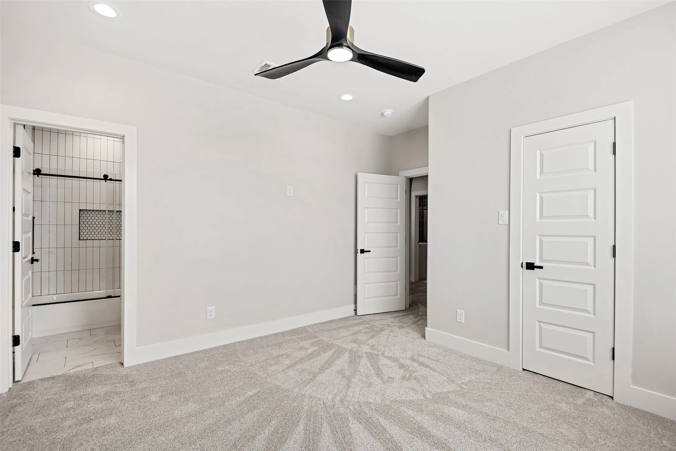 Single Family Residence For Sale in Ellis County , 409 N Rogers Street, Waxahachie, Texas 75165, 4 Bedroom, 5 Bathroom, 3 Garage spaces, 3,162 Sqft, built in 2026, mls#21343937, Real Estate Agent in Waxahachie, Homes For Sale in Ellis county, Homes For Sale in Waxahachie, Realtor in Waxahachie Texas, Real Estate Brokerage Independent Realty Texas, Luminita Cordes Realtor