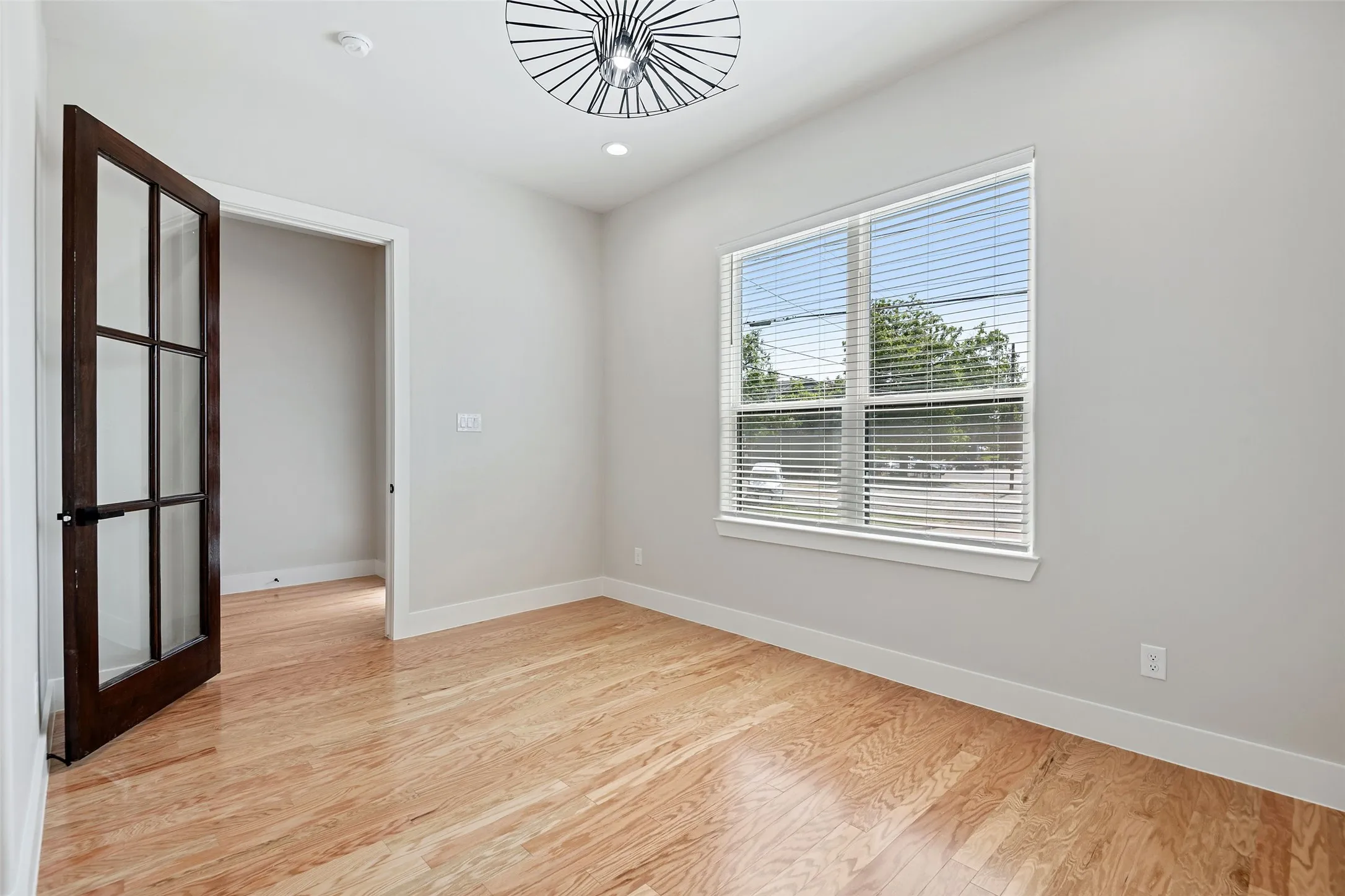 Single Family Residence For Sale in Ellis County , 409 N Rogers Street, Waxahachie, Texas 75165, 4 Bedroom, 5 Bathroom, 3 Garage spaces, 3,162 Sqft, built in 2026, mls#21343937, Real Estate Agent in Waxahachie, Homes For Sale in Ellis county, Homes For Sale in Waxahachie, Realtor in Waxahachie Texas, Real Estate Brokerage Independent Realty Texas, Luminita Cordes Realtor