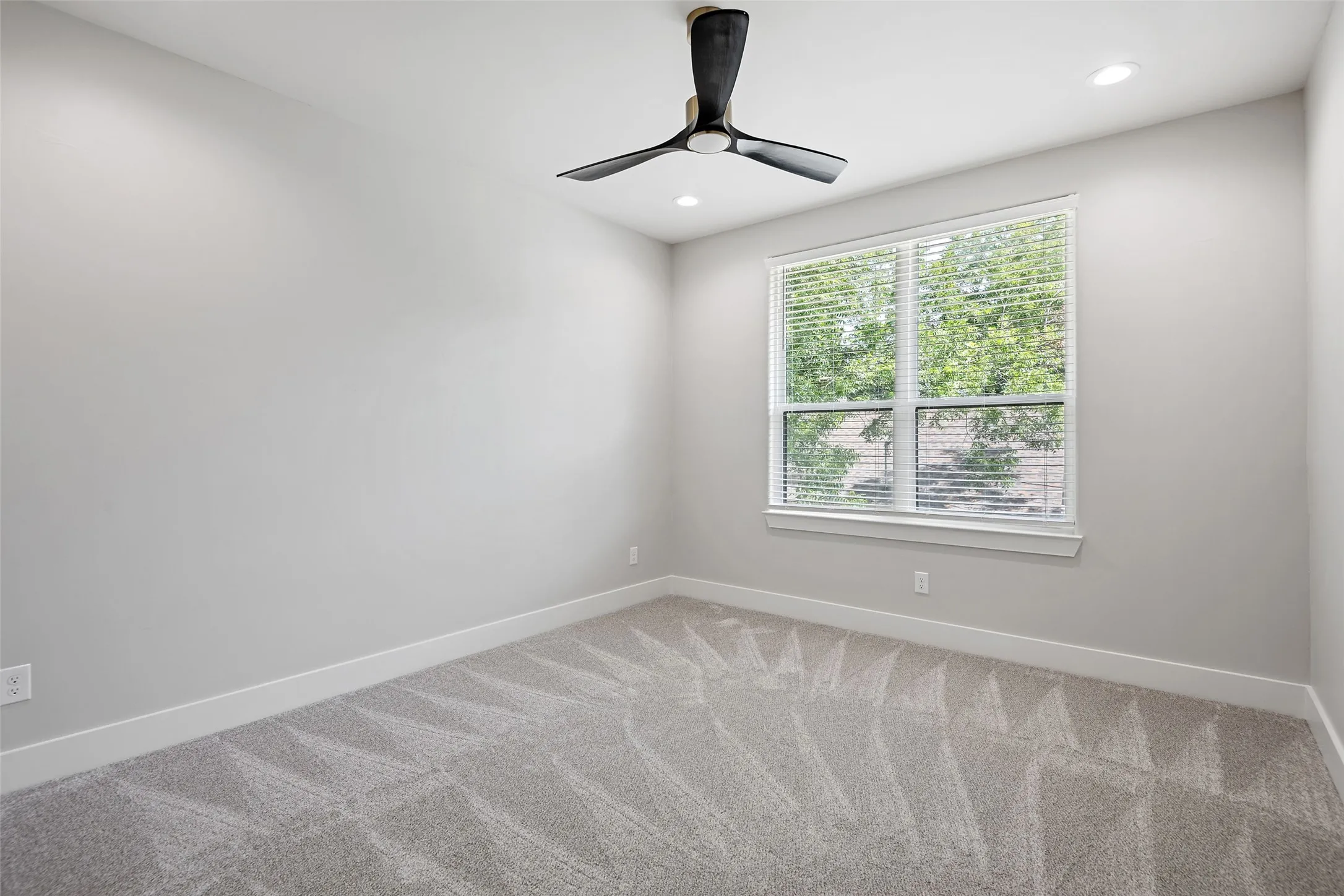 Single Family Residence For Sale in Ellis County , 409 N Rogers Street, Waxahachie, Texas 75165, 4 Bedroom, 5 Bathroom, 3 Garage spaces, 3,162 Sqft, built in 2026, mls#21343937, Real Estate Agent in Waxahachie, Homes For Sale in Ellis county, Homes For Sale in Waxahachie, Realtor in Waxahachie Texas, Real Estate Brokerage Independent Realty Texas, Luminita Cordes Realtor