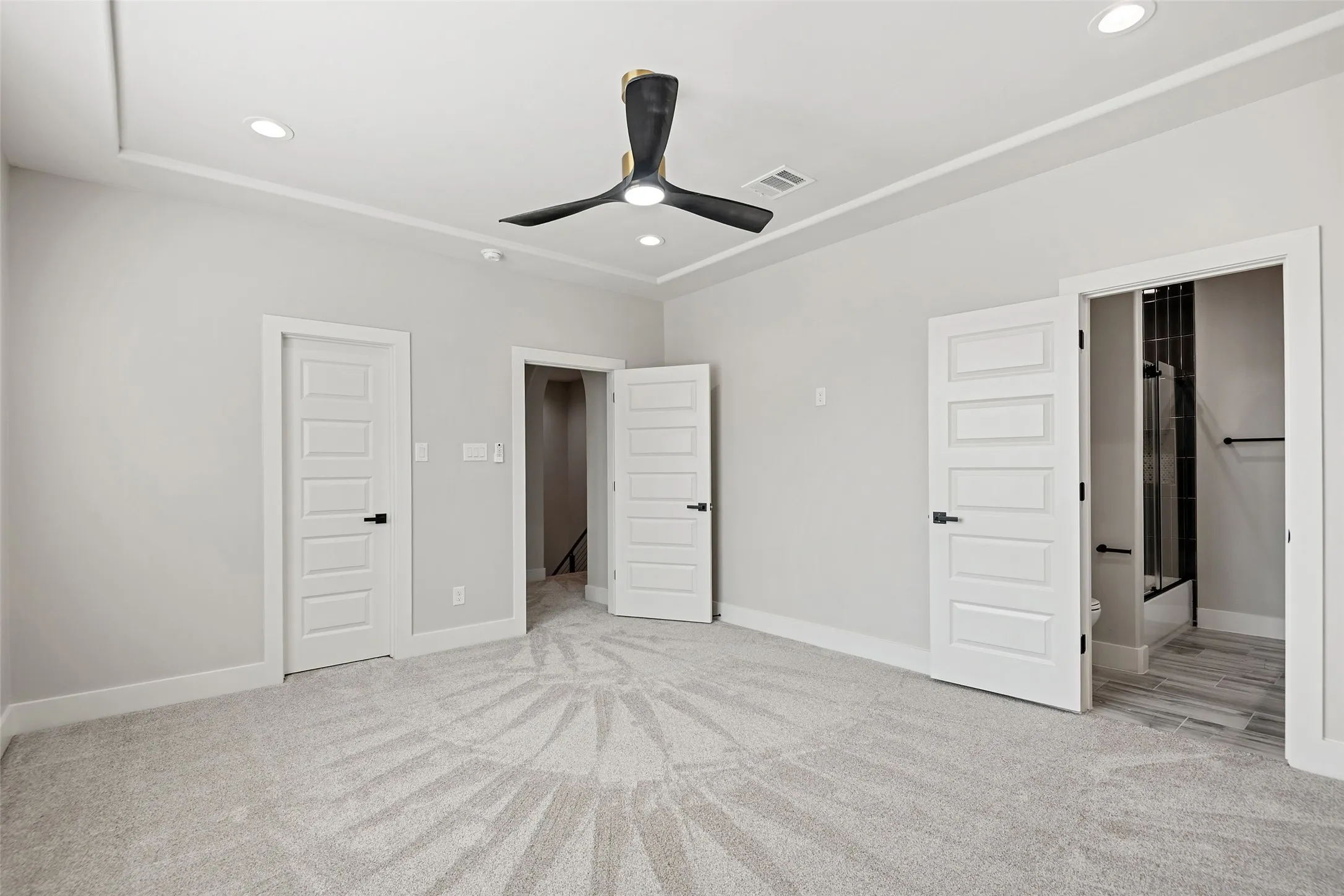 Single Family Residence For Sale in Ellis County , 409 N Rogers Street, Waxahachie, Texas 75165, 4 Bedroom, 5 Bathroom, 3 Garage spaces, 3,162 Sqft, built in 2026, mls#21343937, Real Estate Agent in Waxahachie, Homes For Sale in Ellis county, Homes For Sale in Waxahachie, Realtor in Waxahachie Texas, Real Estate Brokerage Independent Realty Texas, Luminita Cordes Realtor