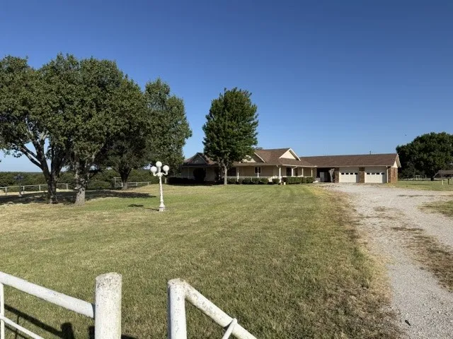 Single Family Residence For Rent in Wise County , 3629 FM 1655, Alvord, Texas 76225, 4 Bedroom, 4 Bathroom, 2 Garage spaces, 2,996 Sqft, built in 1986, mls#21341535, Real Estate Agent in Alvord, Homes For Rent in Wise county, Homes For Rent in Alvord, Realtor in Alvord Texas, Real Estate Brokerage Independent Realty Texas, Luminita Cordes Realtor
