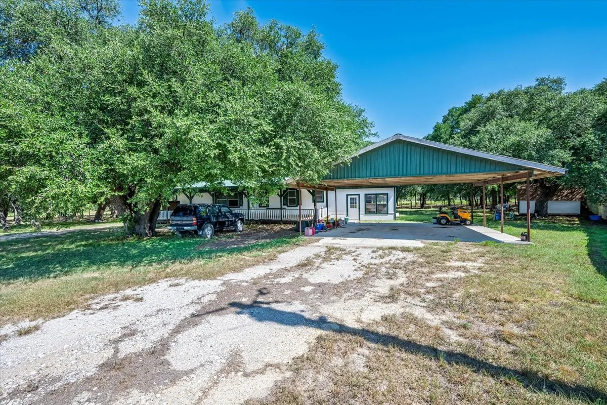 Farm For Sale in Coryell County , 310 County Road 92, Purmela, Texas 76566, 3 Bedrooms, 2 Bathrooms, Garage spaces, 1,968 Sqft, built in 1995, Price $650,000, mls#21343939, Real Estate Agent in Purmela, Homes For Sale in Coryell county, Homes For Sale in Purmela, Realtor in Purmela Texas, Real Estate Brokerage Independent Realty Texas, Luminita Cordes Realtor
