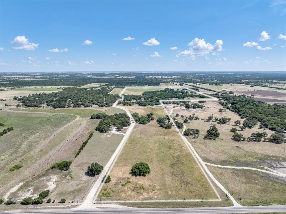 Farm For Sale in Coryell County , 310 County Road 92, Purmela, Texas 76566, 3 Bedrooms, 2 Bathrooms, Garage spaces, 1,968 Sqft, built in 1995, Price $650,000, mls#21343939, Real Estate Agent in Purmela, Homes For Sale in Coryell county, Homes For Sale in Purmela, Realtor in Purmela Texas, Real Estate Brokerage Independent Realty Texas, Luminita Cordes Realtor