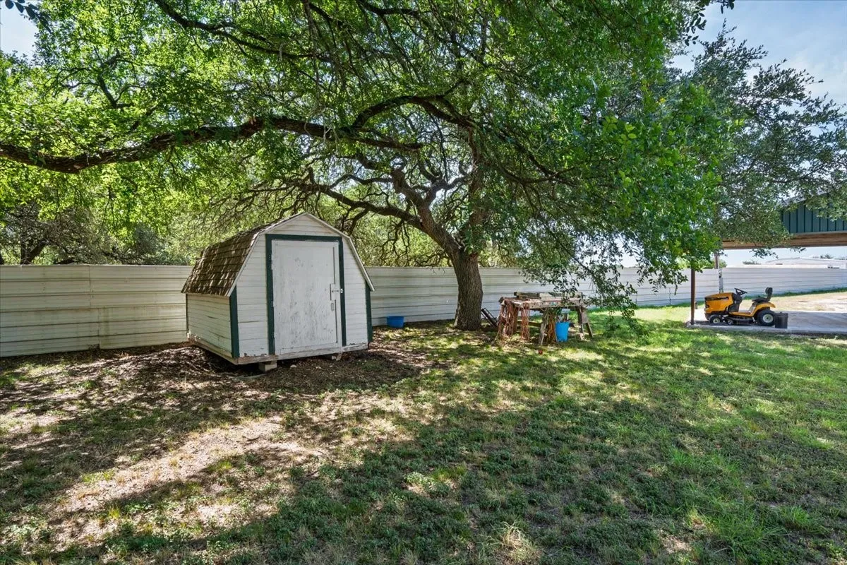 Farm For Sale in Coryell County , 310 County Road 92, Purmela, Texas 76566, 3 Bedrooms, 2 Bathrooms, Garage spaces, 1,968 Sqft, built in 1995, Price $650,000, mls#21343939, Real Estate Agent in Purmela, Homes For Sale in Coryell county, Homes For Sale in Purmela, Realtor in Purmela Texas, Real Estate Brokerage Independent Realty Texas, Luminita Cordes Realtor