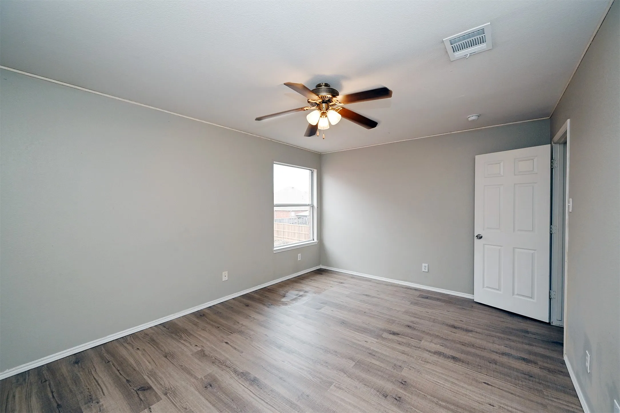 Single Family Residence For Rent in Dallas County , 10706 Gleneagles Lane, Rowlett, Texas 75089, 6 Bedroom, 3 Bathroom, 2 Garage spaces, 2,856 Sqft, built in 2001, mls#21343942, Real Estate Agent in Rowlett, Homes For Rent in Dallas county, Homes For Rent in Rowlett, Realtor in Rowlett Texas, Real Estate Brokerage Independent Realty Texas, Luminita Cordes Realtor