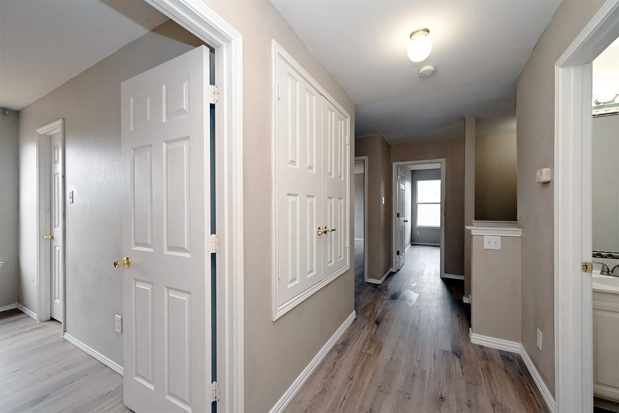 Single Family Residence For Rent in Dallas County , 10706 Gleneagles Lane, Rowlett, Texas 75089, 6 Bedroom, 3 Bathroom, 2 Garage spaces, 2,856 Sqft, built in 2001, mls#21343942, Real Estate Agent in Rowlett, Homes For Rent in Dallas county, Homes For Rent in Rowlett, Realtor in Rowlett Texas, Real Estate Brokerage Independent Realty Texas, Luminita Cordes Realtor