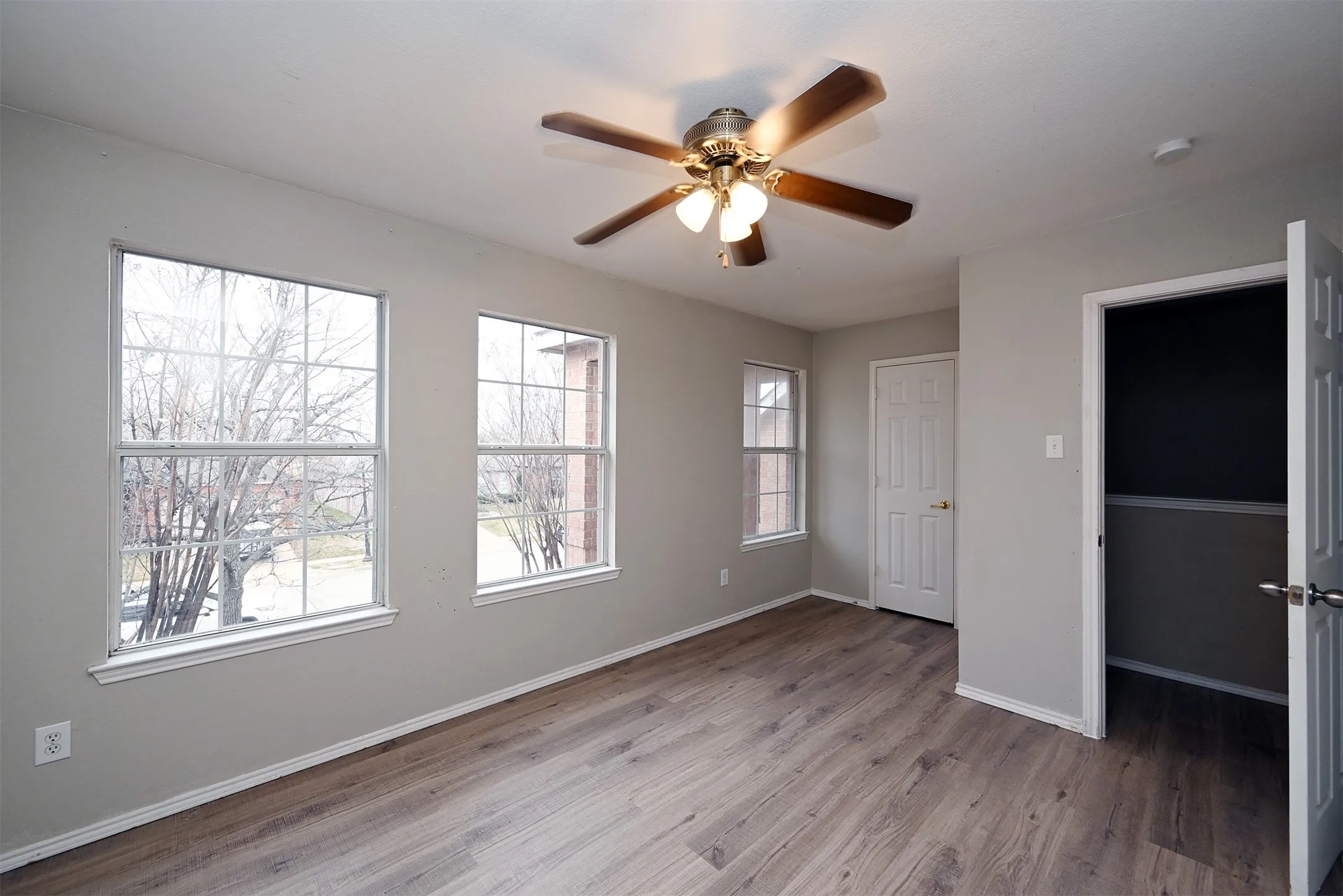 Single Family Residence For Rent in Dallas County , 10706 Gleneagles Lane, Rowlett, Texas 75089, 6 Bedroom, 3 Bathroom, 2 Garage spaces, 2,856 Sqft, built in 2001, mls#21343942, Real Estate Agent in Rowlett, Homes For Rent in Dallas county, Homes For Rent in Rowlett, Realtor in Rowlett Texas, Real Estate Brokerage Independent Realty Texas, Luminita Cordes Realtor