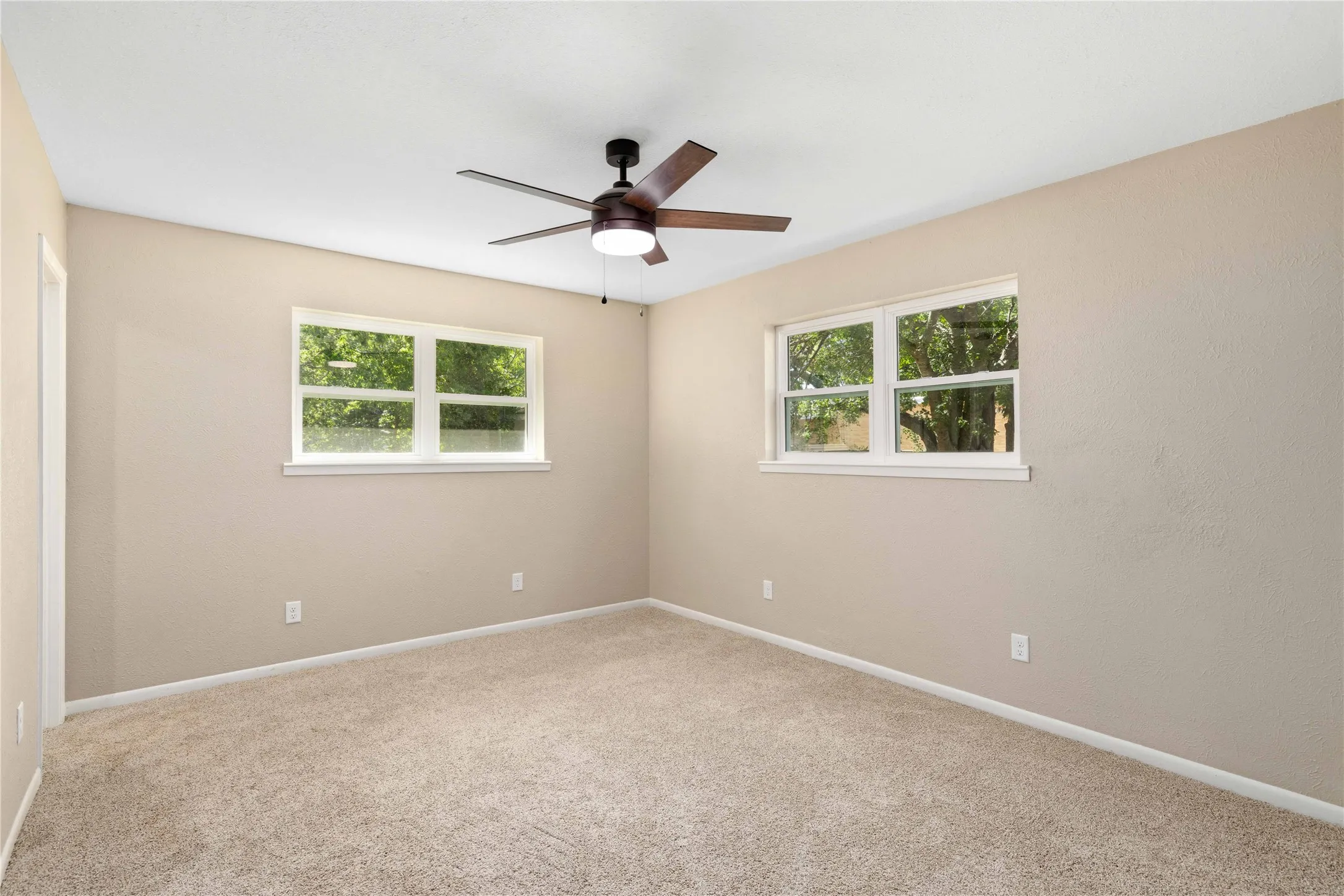 Single Family Residence For Sale in Comanche County , 209 S Austin Street, De Leon, Texas 76444, 3 Bedroom, 2 Bathroom, 2 Garage spaces, 1,476 Sqft, built in 1976, mls#21343928, Real Estate Agent in De Leon, Homes For Sale in Comanche county, Homes For Sale in De Leon, Realtor in De Leon Texas, Real Estate Brokerage Independent Realty Texas, Luminita Cordes Realtor