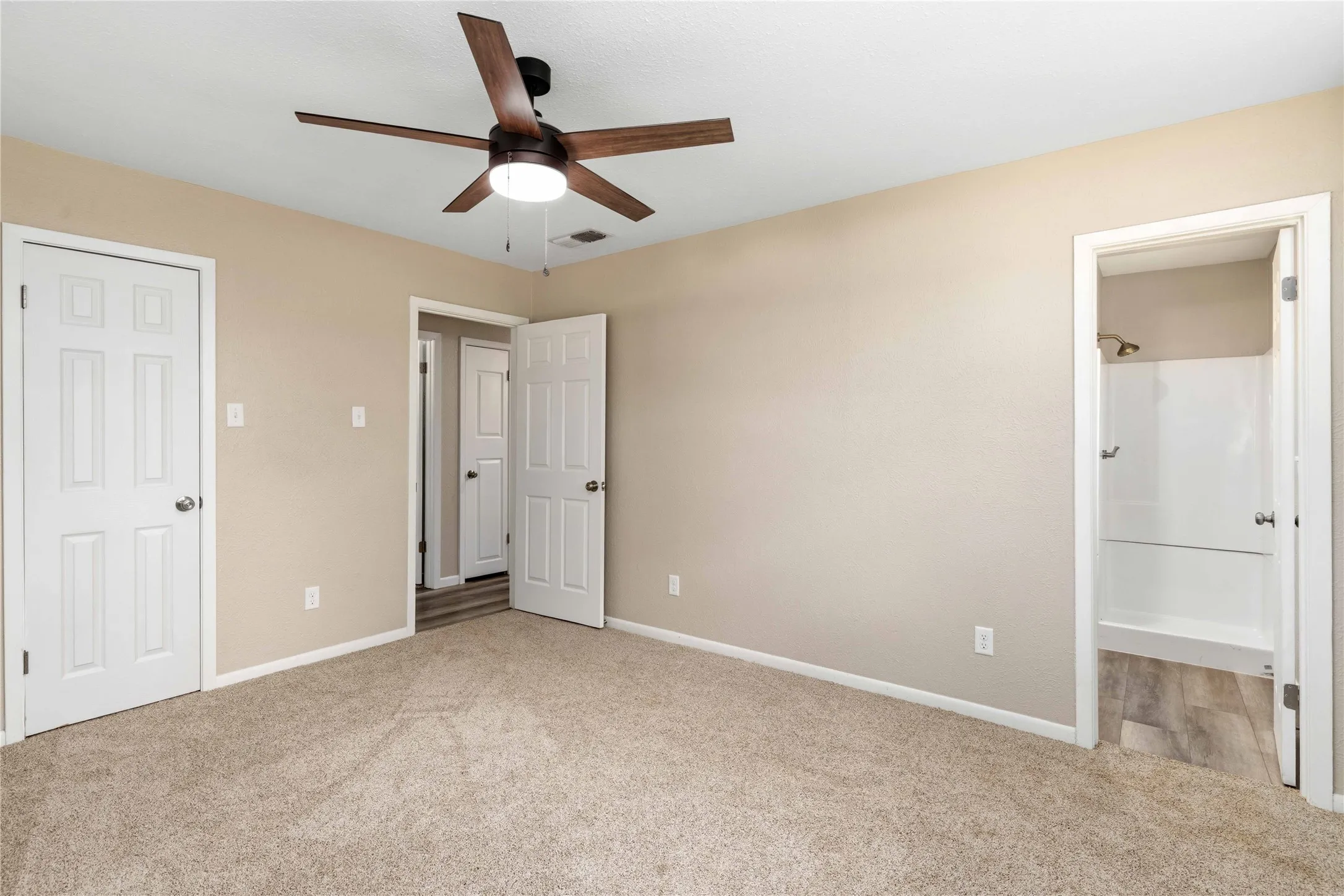 Single Family Residence For Sale in Comanche County , 209 S Austin Street, De Leon, Texas 76444, 3 Bedroom, 2 Bathroom, 2 Garage spaces, 1,476 Sqft, built in 1976, mls#21343928, Real Estate Agent in De Leon, Homes For Sale in Comanche county, Homes For Sale in De Leon, Realtor in De Leon Texas, Real Estate Brokerage Independent Realty Texas, Luminita Cordes Realtor