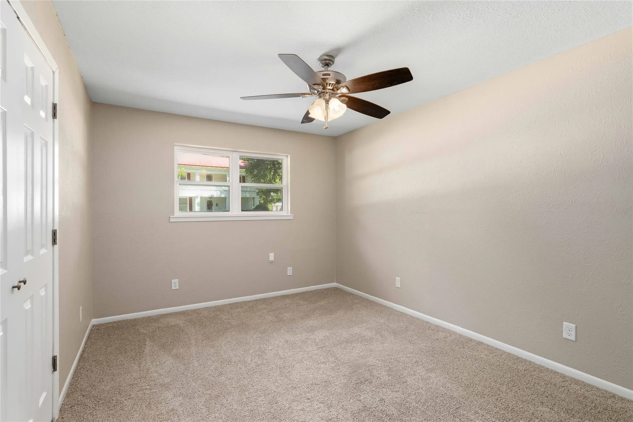 Single Family Residence For Sale in Comanche County , 209 S Austin Street, De Leon, Texas 76444, 3 Bedroom, 2 Bathroom, 2 Garage spaces, 1,476 Sqft, built in 1976, mls#21343928, Real Estate Agent in De Leon, Homes For Sale in Comanche county, Homes For Sale in De Leon, Realtor in De Leon Texas, Real Estate Brokerage Independent Realty Texas, Luminita Cordes Realtor