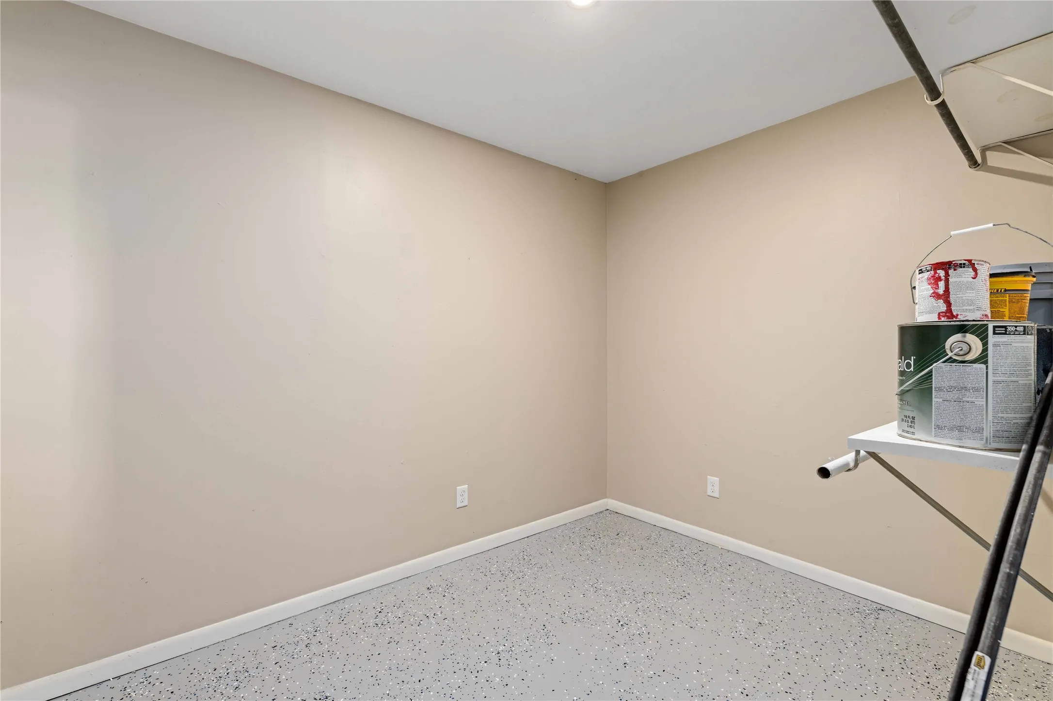 Single Family Residence For Sale in Comanche County , 209 S Austin Street, De Leon, Texas 76444, 3 Bedroom, 2 Bathroom, 2 Garage spaces, 1,476 Sqft, built in 1976, mls#21343928, Real Estate Agent in De Leon, Homes For Sale in Comanche county, Homes For Sale in De Leon, Realtor in De Leon Texas, Real Estate Brokerage Independent Realty Texas, Luminita Cordes Realtor