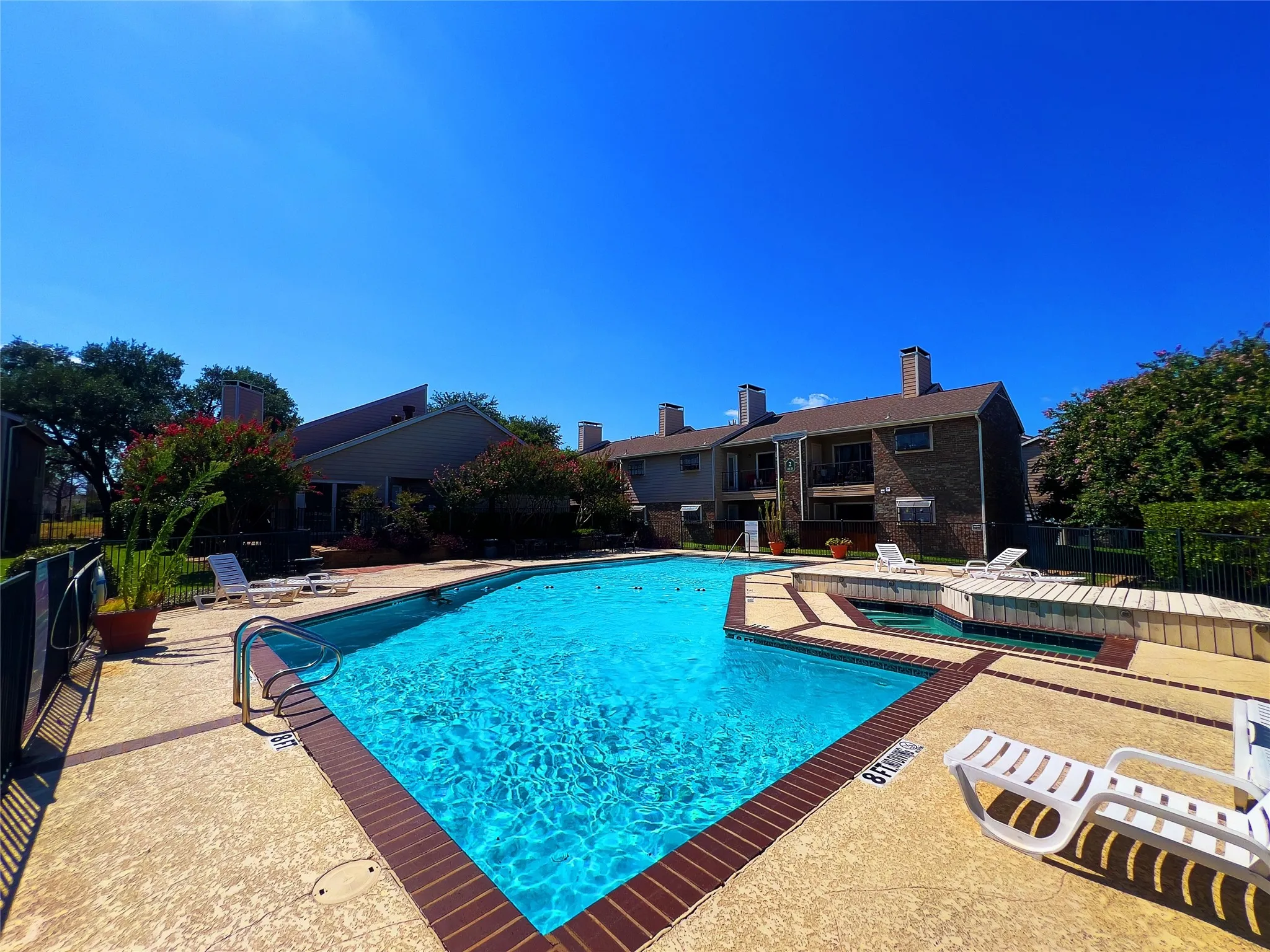 Condominium For Sale in Collin County , 4748 Old Bent Tree Lane 803, Dallas, Texas 75287, 1 Bedroom, 1 Bathroom, Garage spaces, 527 Sqft, built in 1985, mls#21336363, Real Estate Agent in Dallas, Homes For Sale in Collin county, Homes For Sale in Dallas, Realtor in Dallas Texas, Real Estate Brokerage Independent Realty Texas, Luminita Cordes Realtor