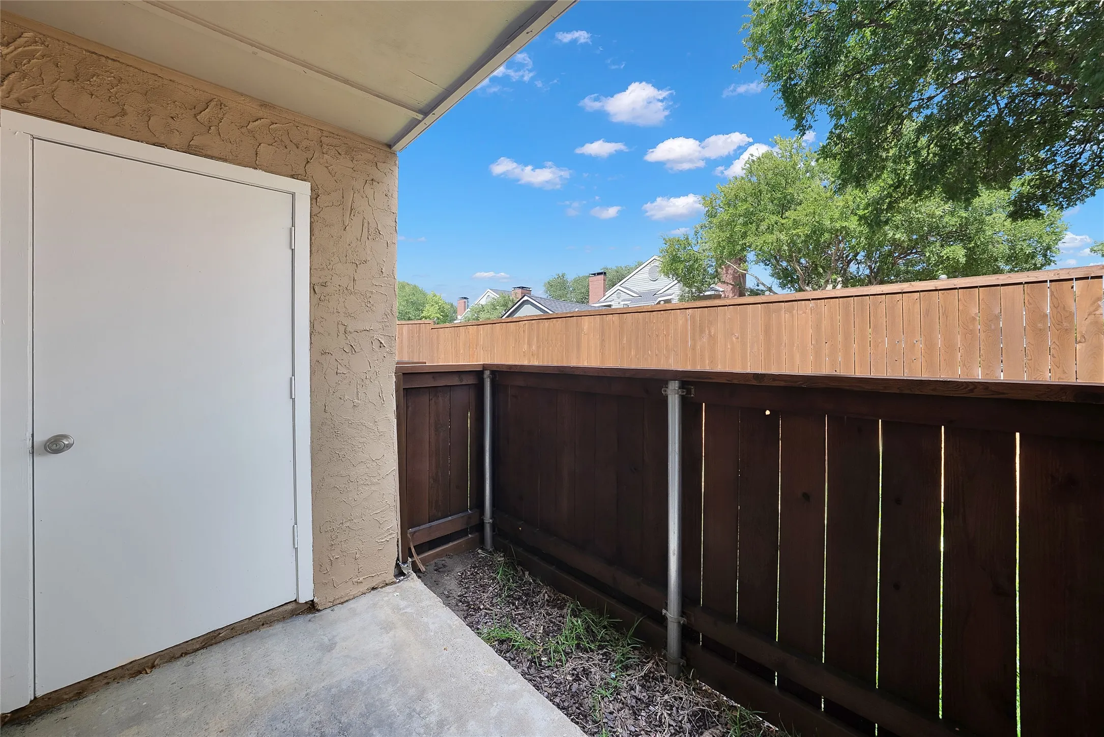 Condominium For Sale in Collin County , 4748 Old Bent Tree Lane 803, Dallas, Texas 75287, 1 Bedroom, 1 Bathroom, Garage spaces, 527 Sqft, built in 1985, mls#21336363, Real Estate Agent in Dallas, Homes For Sale in Collin county, Homes For Sale in Dallas, Realtor in Dallas Texas, Real Estate Brokerage Independent Realty Texas, Luminita Cordes Realtor