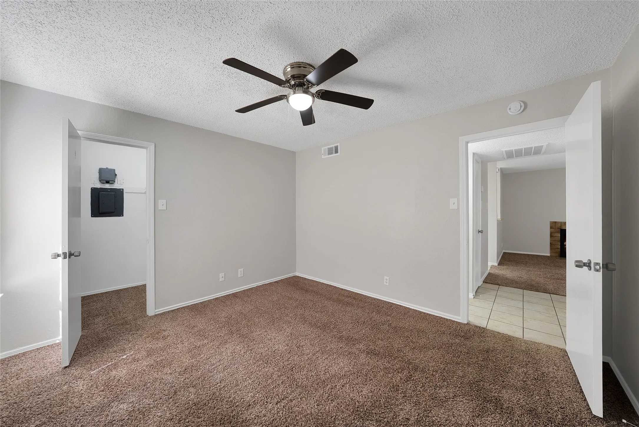Condominium For Sale in Collin County , 4748 Old Bent Tree Lane 803, Dallas, Texas 75287, 1 Bedroom, 1 Bathroom, Garage spaces, 527 Sqft, built in 1985, mls#21336363, Real Estate Agent in Dallas, Homes For Sale in Collin county, Homes For Sale in Dallas, Realtor in Dallas Texas, Real Estate Brokerage Independent Realty Texas, Luminita Cordes Realtor