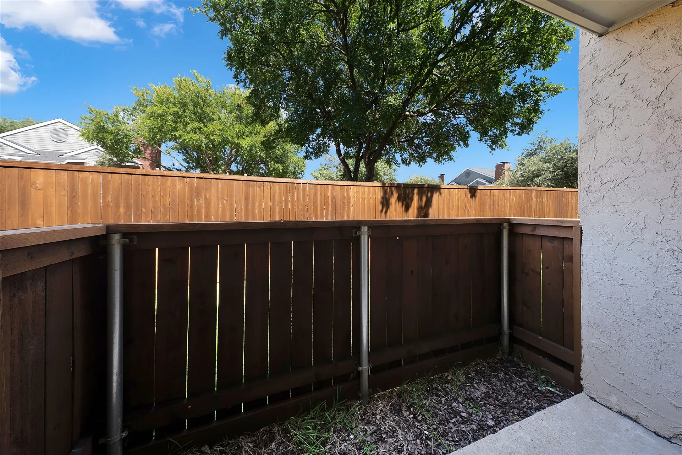 Condominium For Sale in Collin County , 4748 Old Bent Tree Lane 803, Dallas, Texas 75287, 1 Bedroom, 1 Bathroom, Garage spaces, 527 Sqft, built in 1985, mls#21336363, Real Estate Agent in Dallas, Homes For Sale in Collin county, Homes For Sale in Dallas, Realtor in Dallas Texas, Real Estate Brokerage Independent Realty Texas, Luminita Cordes Realtor