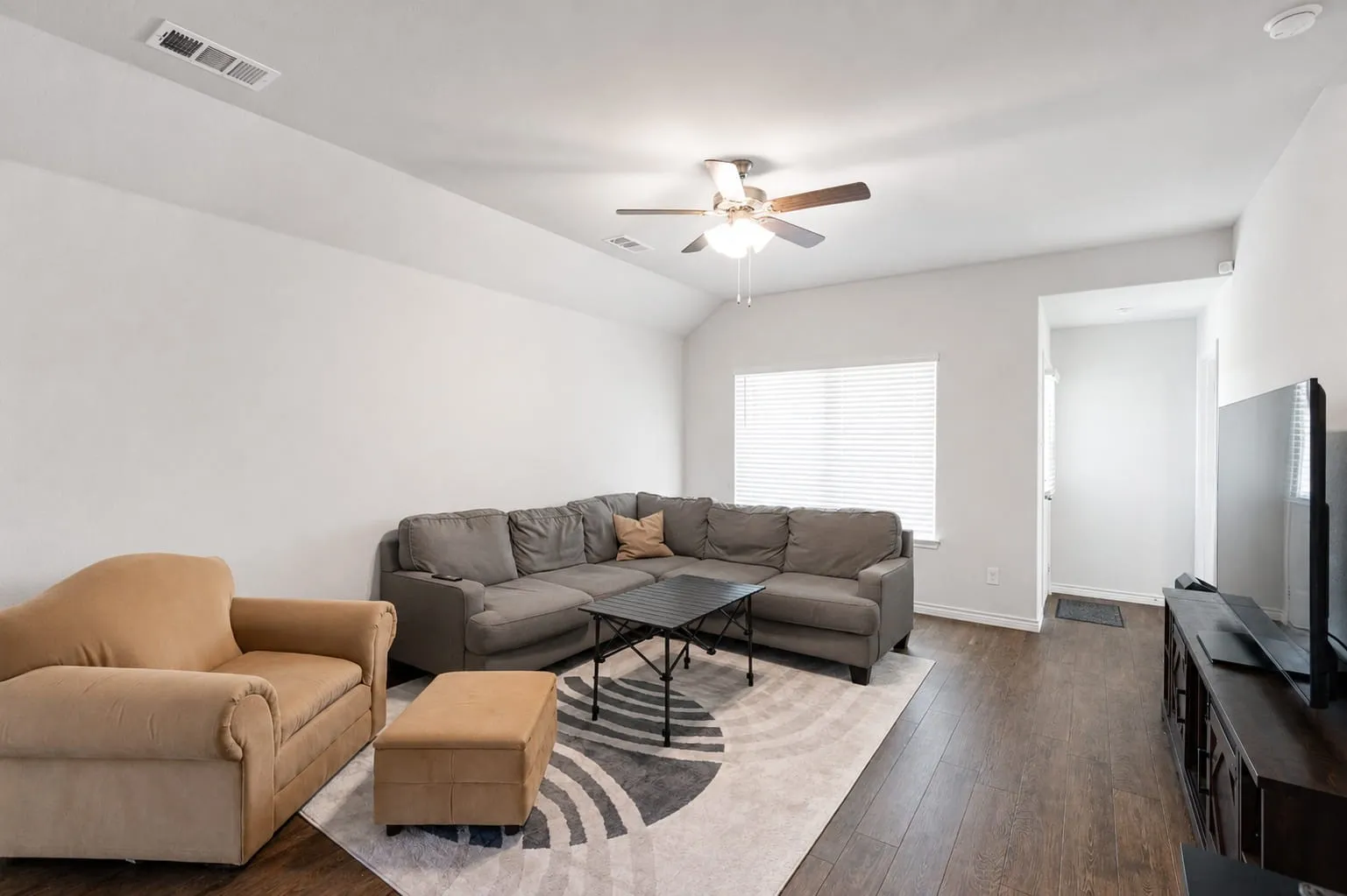 Single Family Residence For Sale in Tarrant County , 1137 Takeoff Avenue, Fort Worth, Texas 76131, 3 Bedroom, 2 Bathroom, 2 Garage spaces, 1,420 Sqft, built in 2023, mls#21343703, Real Estate Agent in Fort Worth, Homes For Sale in Tarrant county, Homes For Sale in Fort Worth, Realtor in Fort Worth Texas, Real Estate Brokerage Independent Realty Texas, Luminita Cordes Realtor