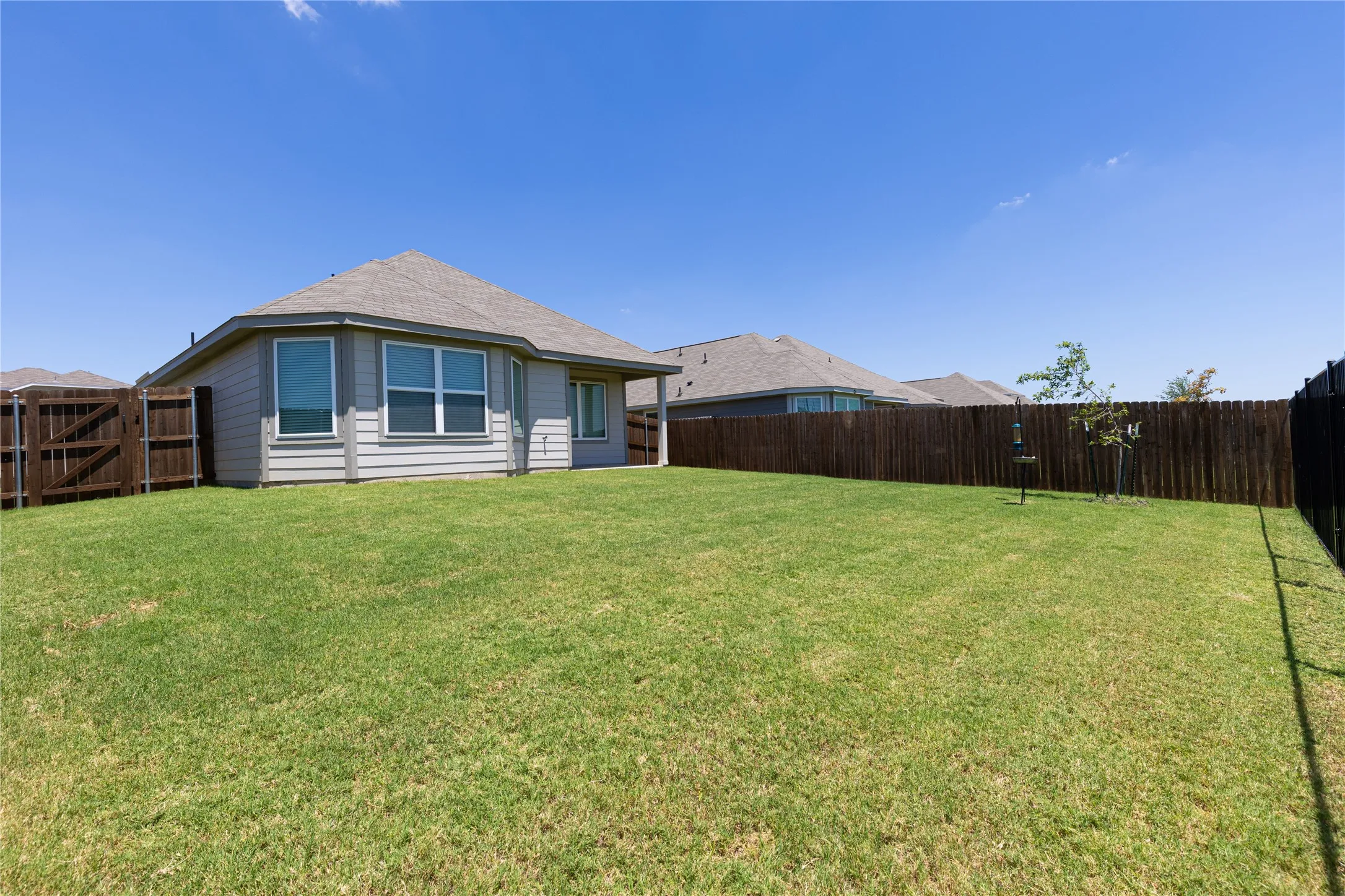 Single Family Residence For Sale in Tarrant County , 1137 Takeoff Avenue, Fort Worth, Texas 76131, 3 Bedroom, 2 Bathroom, 2 Garage spaces, 1,420 Sqft, built in 2023, mls#21343703, Real Estate Agent in Fort Worth, Homes For Sale in Tarrant county, Homes For Sale in Fort Worth, Realtor in Fort Worth Texas, Real Estate Brokerage Independent Realty Texas, Luminita Cordes Realtor