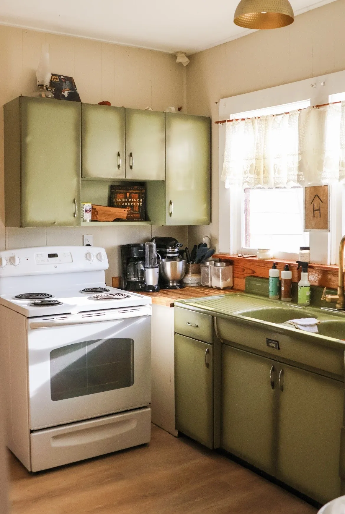 Single Family Residence For Sale in Young County , 2241 Schlegel Road, Olney, Texas 76374, 3 Bedroom, 2 Bathroom, 1 Garage spaces, 1,424 Sqft, built in 1950, mls#21343946, Real Estate Agent in Olney, Homes For Sale in Young county, Homes For Sale in Olney, Realtor in Olney Texas, Real Estate Brokerage Independent Realty Texas, Luminita Cordes Realtor