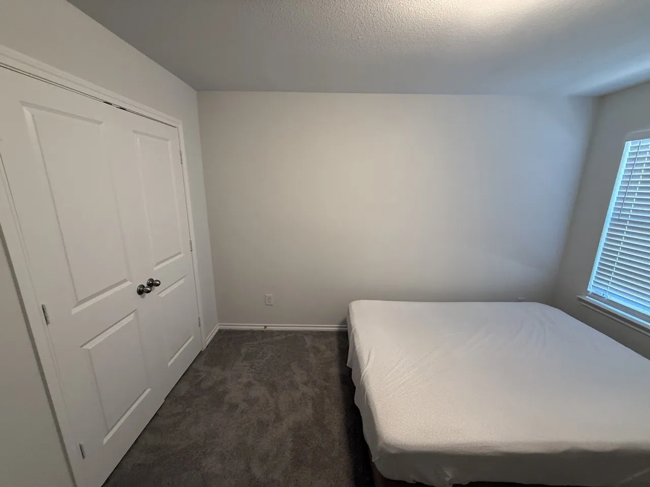 Single Family Residence For Rent in Denton County , 932 Crockett Street, Aubrey, Texas 76227, 5 Bedroom, 3 Bathroom, 2 Garage spaces, 2,600 Sqft, built in 2022, mls#21343879, Real Estate Agent in Aubrey, Homes For Rent in Denton county, Homes For Rent in Aubrey, Realtor in Aubrey Texas, Real Estate Brokerage Independent Realty Texas, Luminita Cordes Realtor