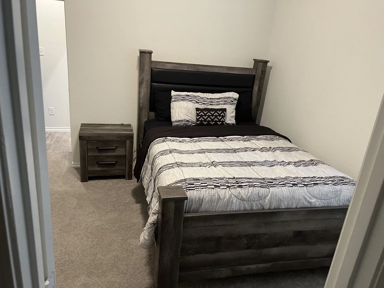 Single Family Residence For Rent in Denton County , 932 Crockett Street, Aubrey, Texas 76227, 5 Bedroom, 3 Bathroom, 2 Garage spaces, 2,600 Sqft, built in 2022, mls#21343879, Real Estate Agent in Aubrey, Homes For Rent in Denton county, Homes For Rent in Aubrey, Realtor in Aubrey Texas, Real Estate Brokerage Independent Realty Texas, Luminita Cordes Realtor