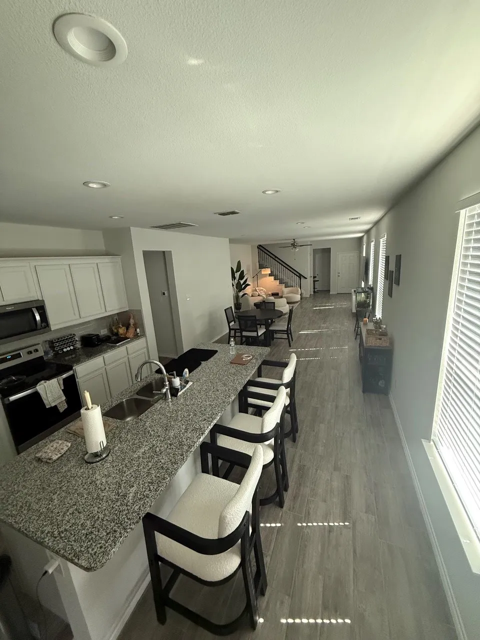 Single Family Residence For Rent in Denton County , 932 Crockett Street, Aubrey, Texas 76227, 5 Bedroom, 3 Bathroom, 2 Garage spaces, 2,600 Sqft, built in 2022, mls#21343879, Real Estate Agent in Aubrey, Homes For Rent in Denton county, Homes For Rent in Aubrey, Realtor in Aubrey Texas, Real Estate Brokerage Independent Realty Texas, Luminita Cordes Realtor