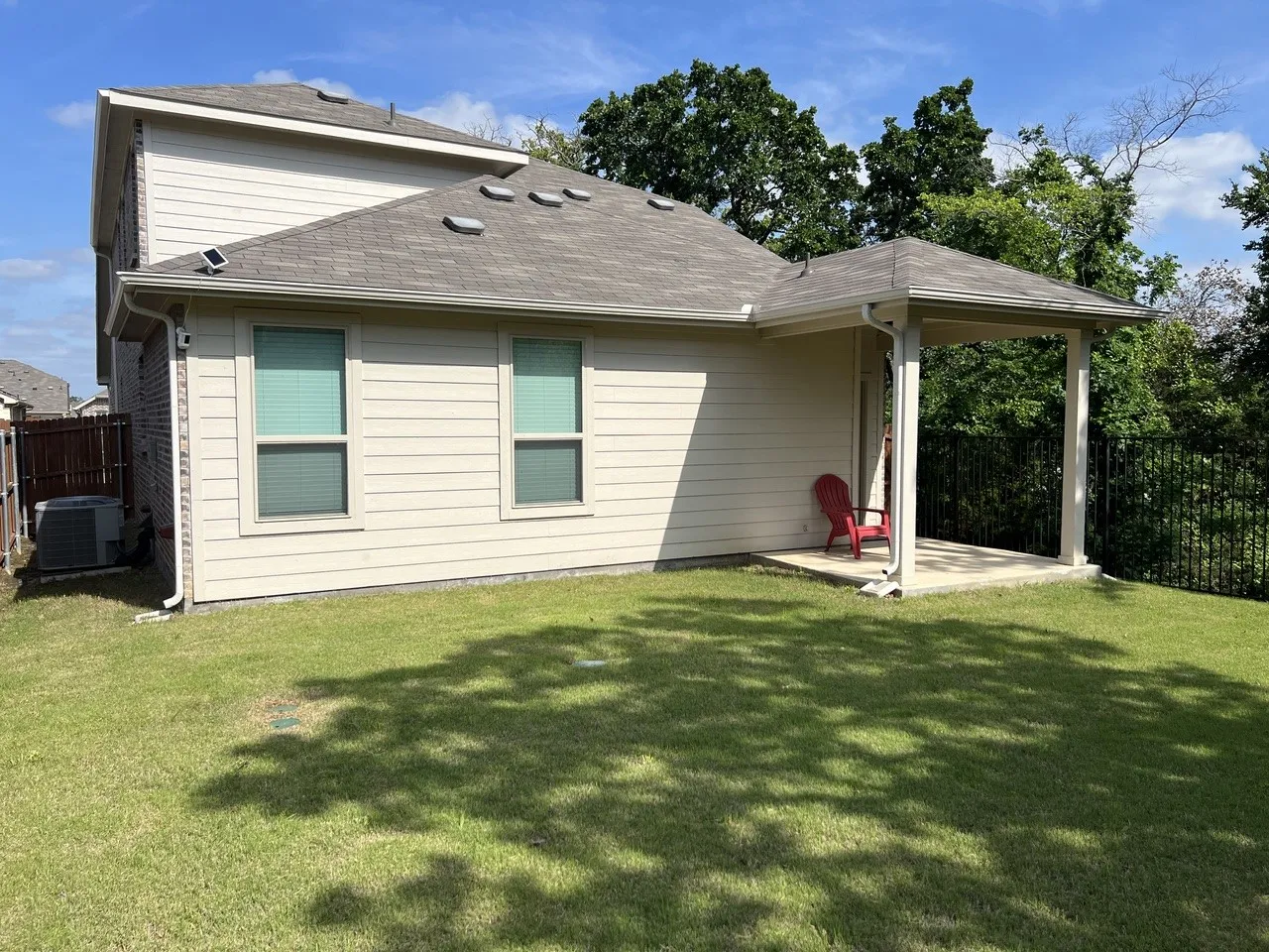 Single Family Residence For Rent in Denton County , 932 Crockett Street, Aubrey, Texas 76227, 5 Bedroom, 3 Bathroom, 2 Garage spaces, 2,600 Sqft, built in 2022, mls#21343879, Real Estate Agent in Aubrey, Homes For Rent in Denton county, Homes For Rent in Aubrey, Realtor in Aubrey Texas, Real Estate Brokerage Independent Realty Texas, Luminita Cordes Realtor