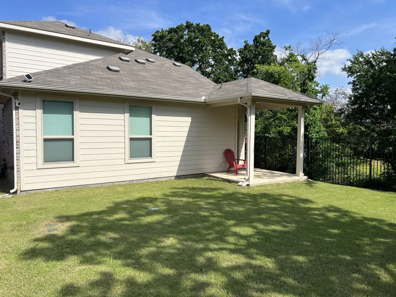 Single Family Residence For Rent in Denton County , 932 Crockett Street, Aubrey, Texas 76227, 5 Bedroom, 3 Bathroom, 2 Garage spaces, 2,600 Sqft, built in 2022, mls#21343879, Real Estate Agent in Aubrey, Homes For Rent in Denton county, Homes For Rent in Aubrey, Realtor in Aubrey Texas, Real Estate Brokerage Independent Realty Texas, Luminita Cordes Realtor