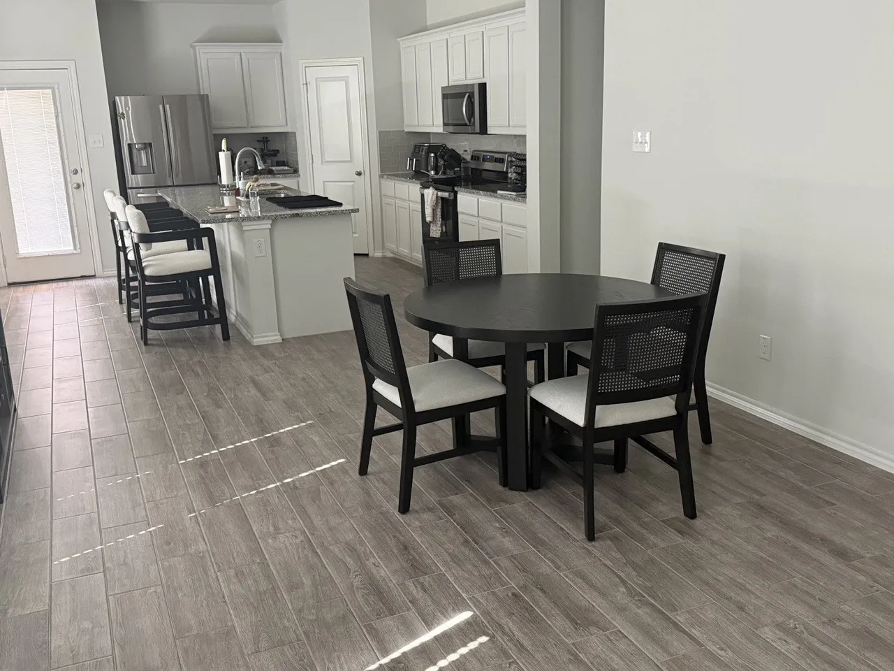 Single Family Residence For Rent in Denton County , 932 Crockett Street, Aubrey, Texas 76227, 5 Bedroom, 3 Bathroom, 2 Garage spaces, 2,600 Sqft, built in 2022, mls#21343879, Real Estate Agent in Aubrey, Homes For Rent in Denton county, Homes For Rent in Aubrey, Realtor in Aubrey Texas, Real Estate Brokerage Independent Realty Texas, Luminita Cordes Realtor