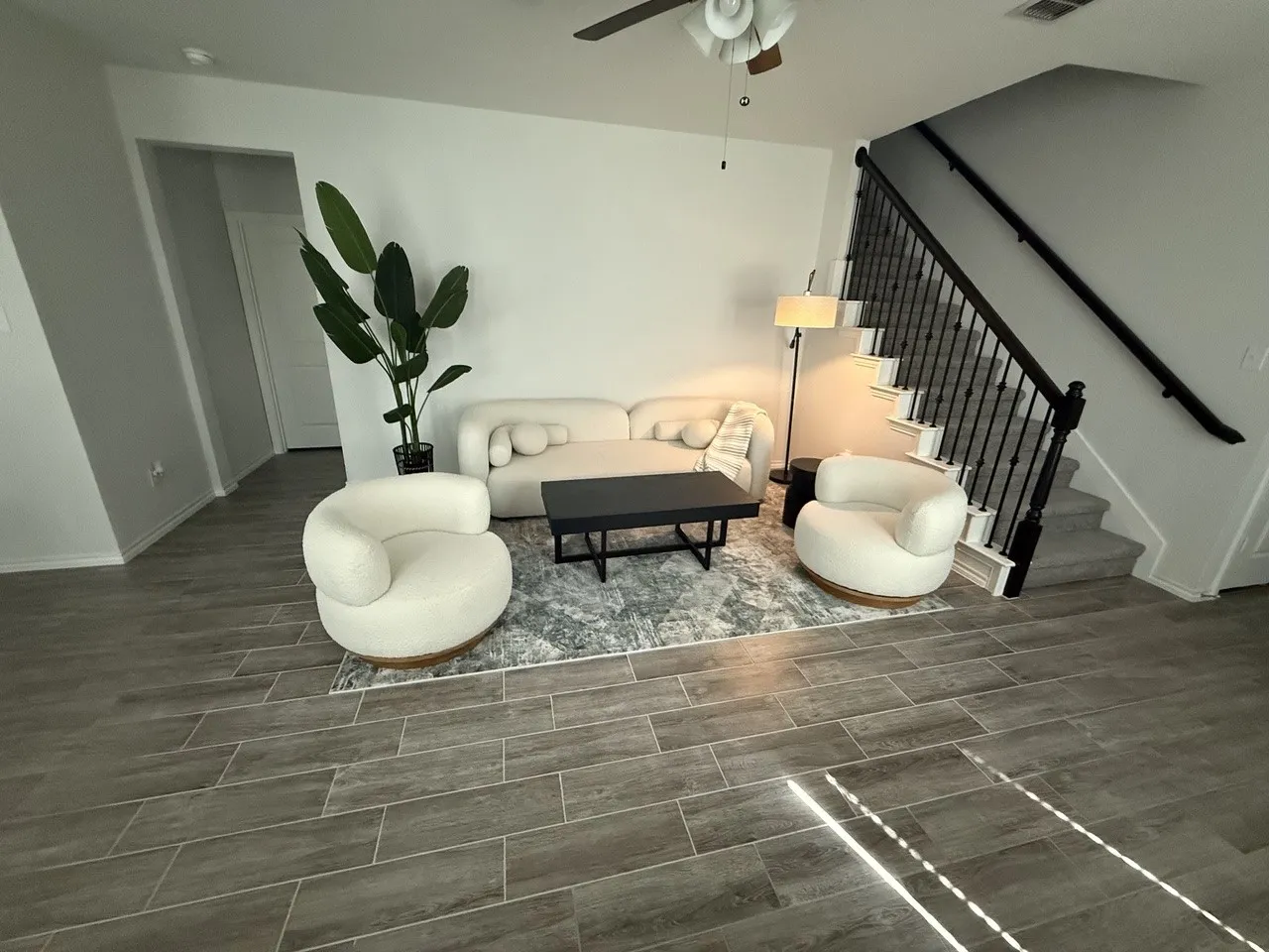 Single Family Residence For Rent in Denton County , 932 Crockett Street, Aubrey, Texas 76227, 5 Bedroom, 3 Bathroom, 2 Garage spaces, 2,600 Sqft, built in 2022, mls#21343879, Real Estate Agent in Aubrey, Homes For Rent in Denton county, Homes For Rent in Aubrey, Realtor in Aubrey Texas, Real Estate Brokerage Independent Realty Texas, Luminita Cordes Realtor