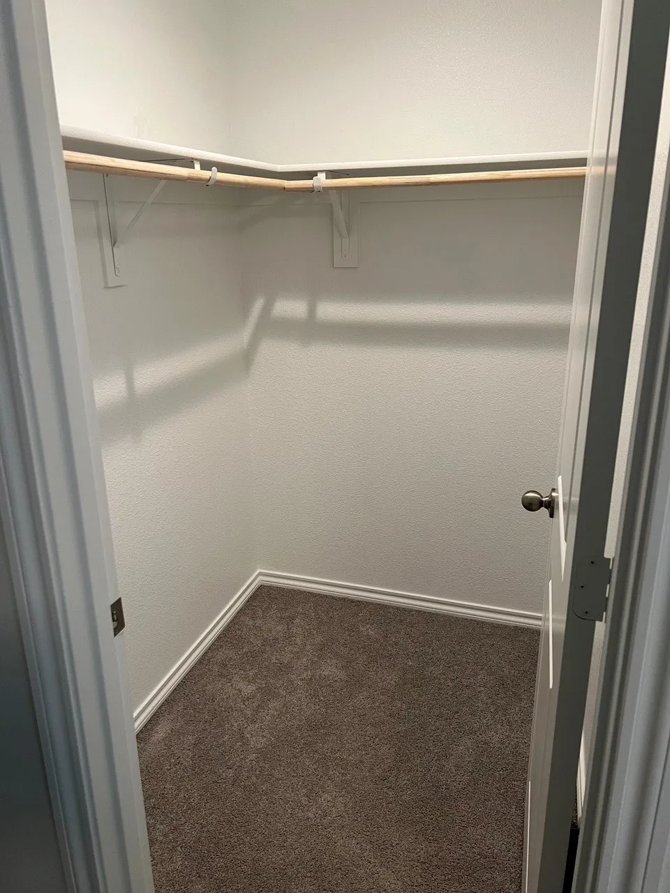 Single Family Residence For Rent in Denton County , 932 Crockett Street, Aubrey, Texas 76227, 5 Bedroom, 3 Bathroom, 2 Garage spaces, 2,600 Sqft, built in 2022, mls#21343879, Real Estate Agent in Aubrey, Homes For Rent in Denton county, Homes For Rent in Aubrey, Realtor in Aubrey Texas, Real Estate Brokerage Independent Realty Texas, Luminita Cordes Realtor